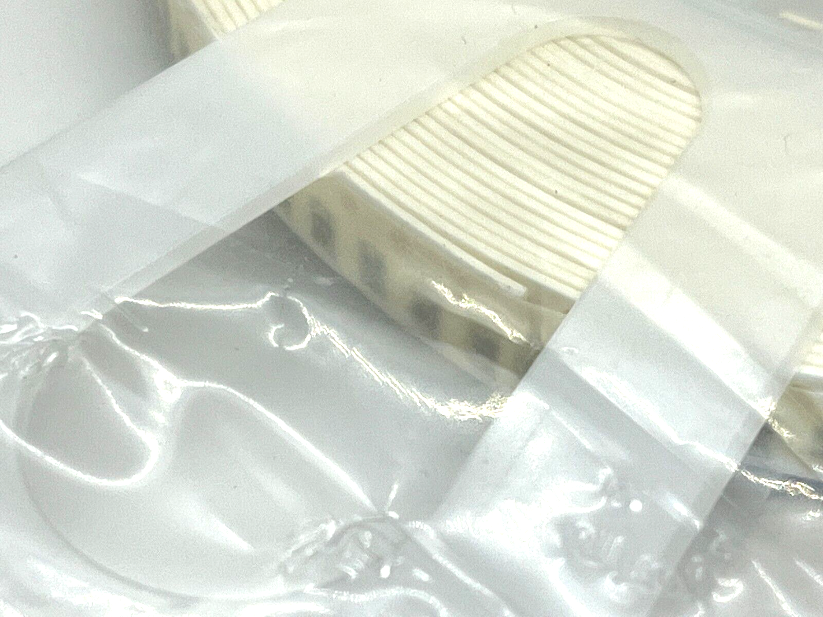 Vishay CRCW12061R00FNEB Thick Film Resistors SMD 1/4watt 1ohms 1% 200ppm 1538QTY - Maverick Industrial Sales