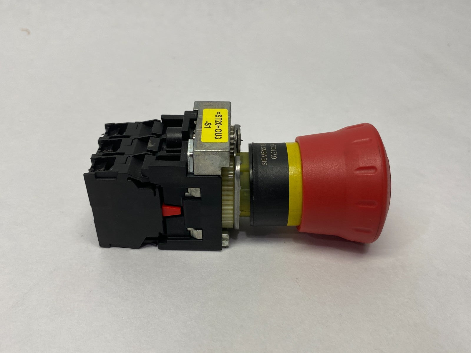 3SU1000-1HB20-0AA0 | Siemens Emergency Stop Pushbutton, 3-Contacts 1x NO, 2x NC - Used - Maverick Industrial Sales