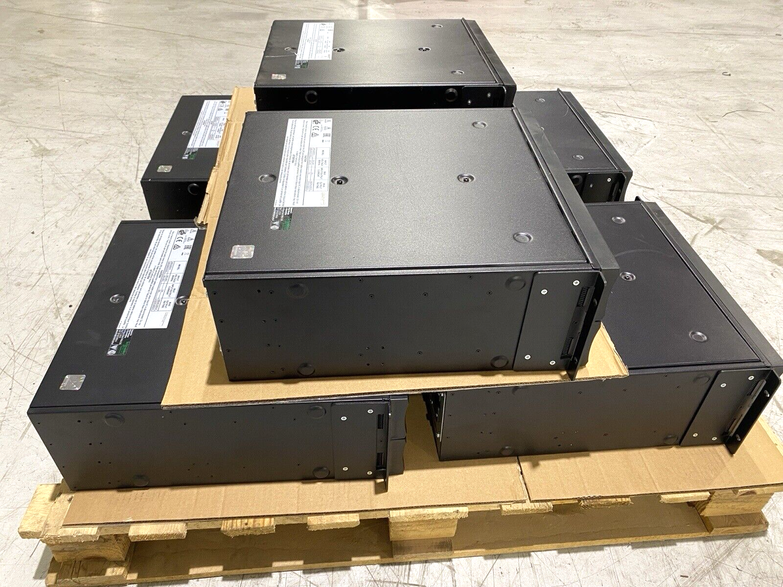 APC SMX2200HV Smart-UPS X 2200VA Rack/Tower LCD 200-240V 18 HRS LOT OF 6 - Maverick Industrial Sales