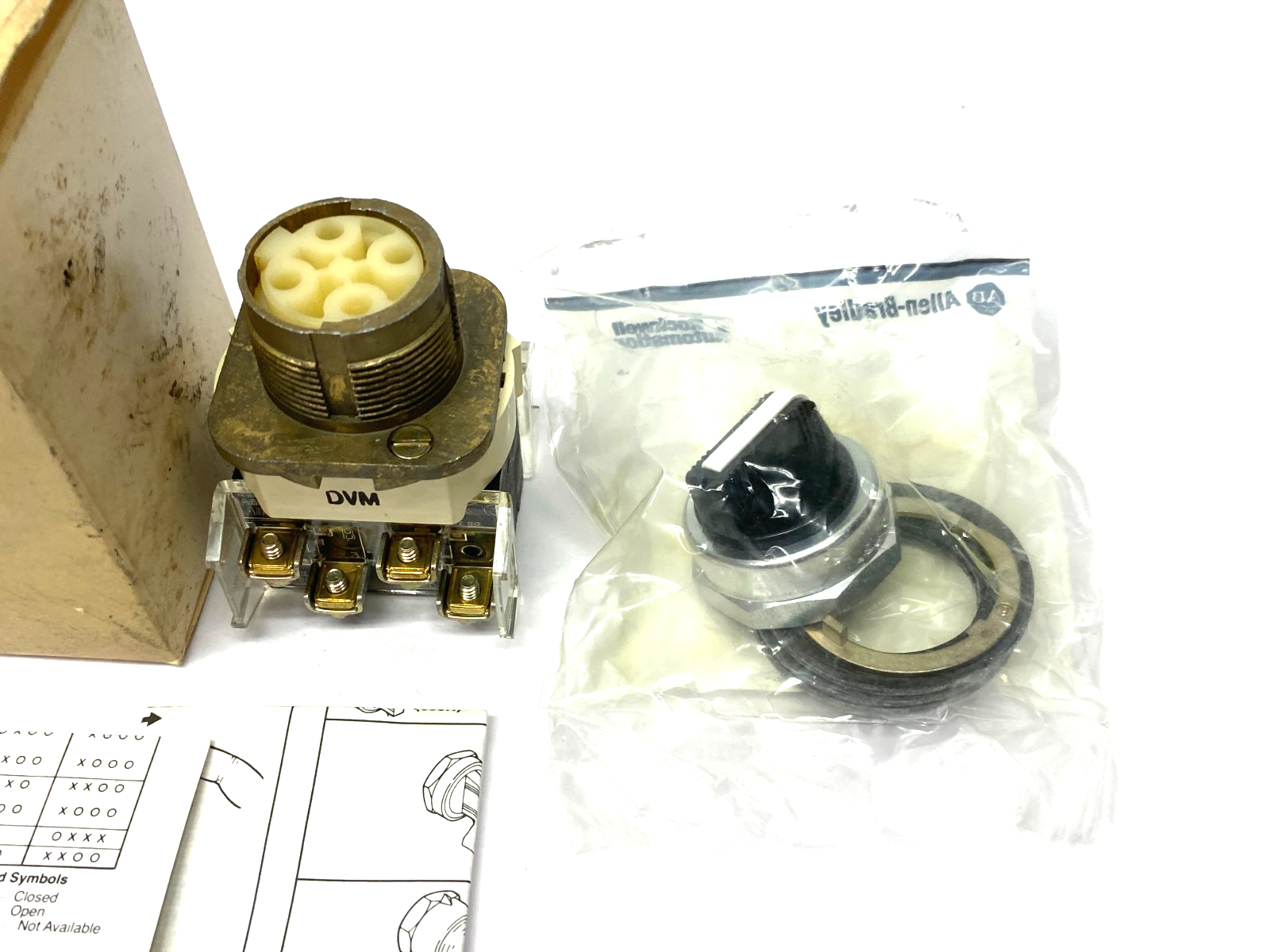 800T-N2KF4B | Allen Bradley Ser. T Selector Switch 4-Position Maintained, Knob - New – Open box - Maverick Industrial Sales