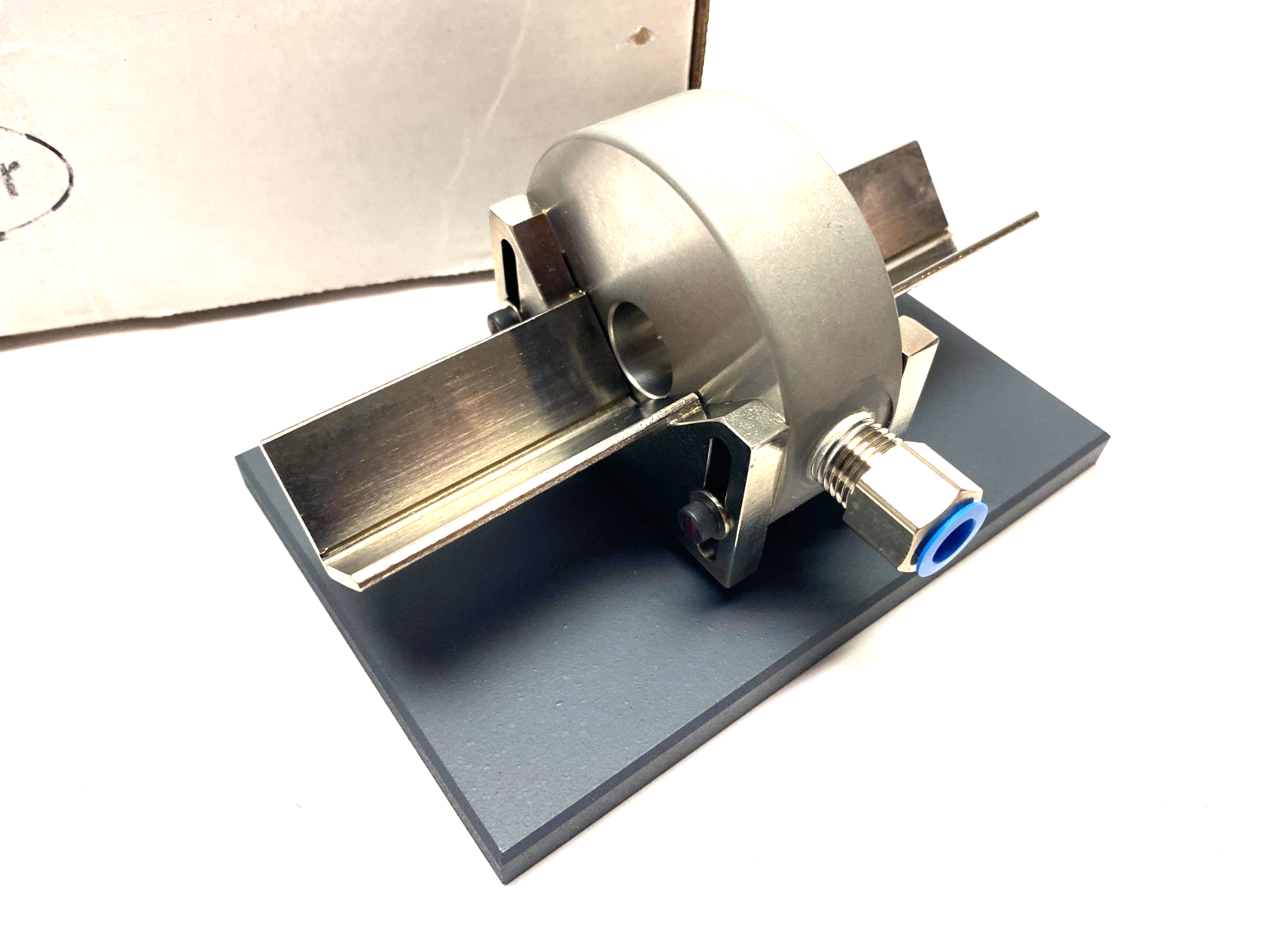 Mahr DR050-T2-BV2XM-17.892 Dimensionair 2-Jet Air Ring Gauge A6894 w/ Base Plate - Maverick Industrial Sales