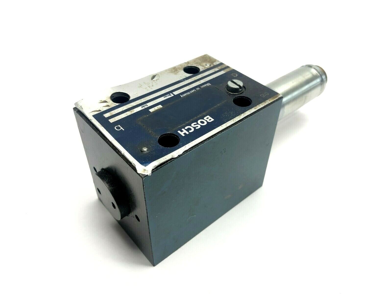 Bosch 0 810 001 825 Hydraulic Valve 315 Bar - Maverick Industrial Sales