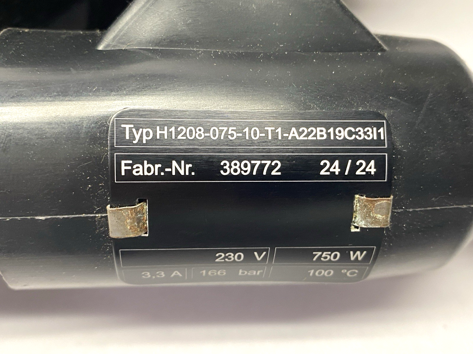 Nordson H1208-075-10-T1-A22B19C33I1 Heating Hose 320V 750W 7500mm - Maverick Industrial Sales