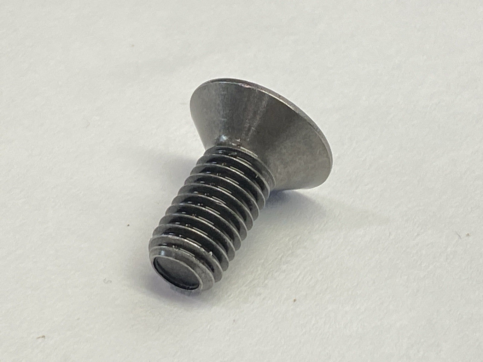 FHS100818-050M1 Socket Flat Head Screw M8 x 18mm 7991-10.9 LOT OF 46 - Maverick Industrial Sales