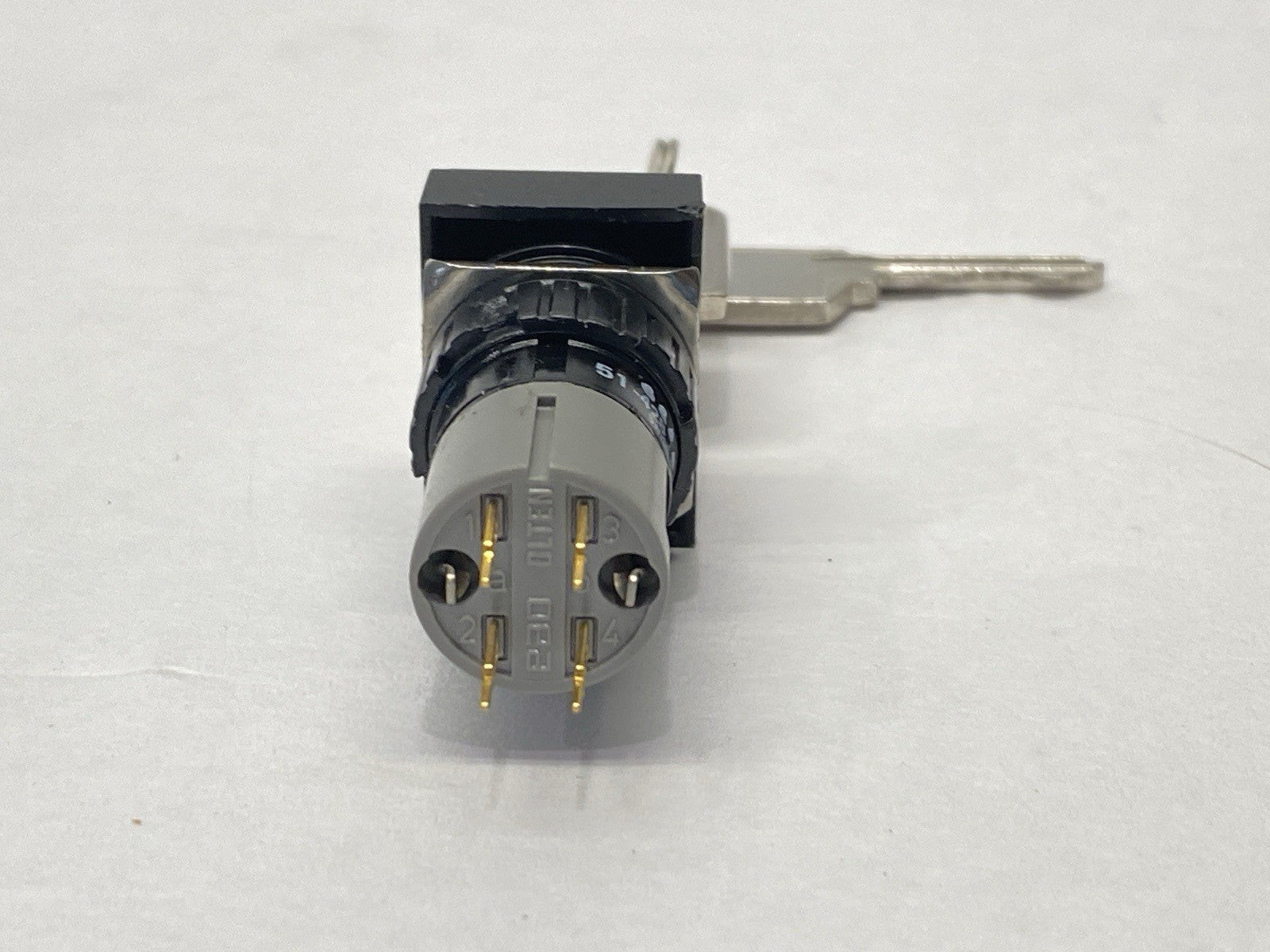 Eaon 51-428.036D Keyed Switch Spring Return 2-Position 100mA 42V - Maverick Industrial Sales