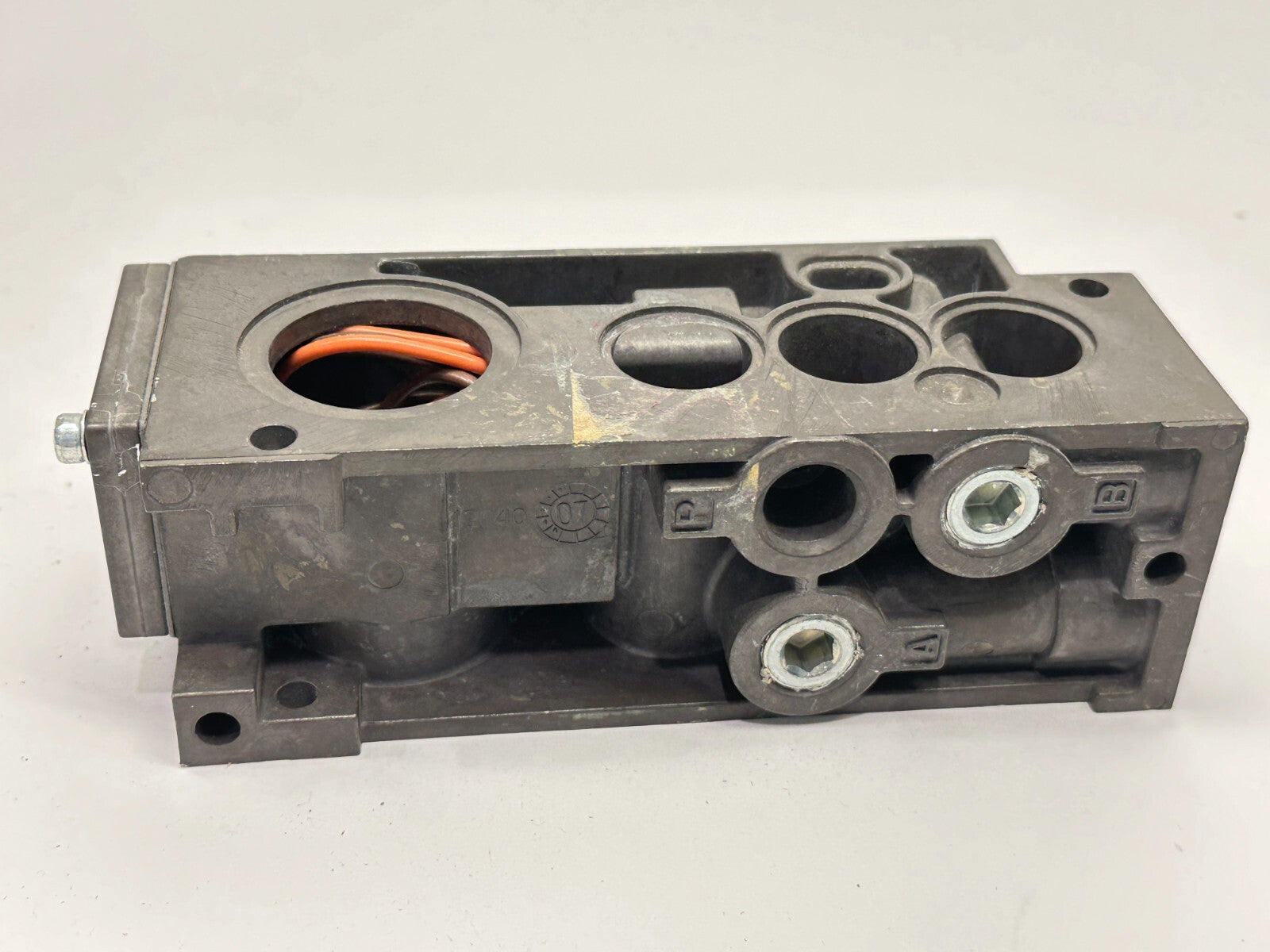 Numatics HH-3 Valve Manifold Base - Maverick Industrial Sales