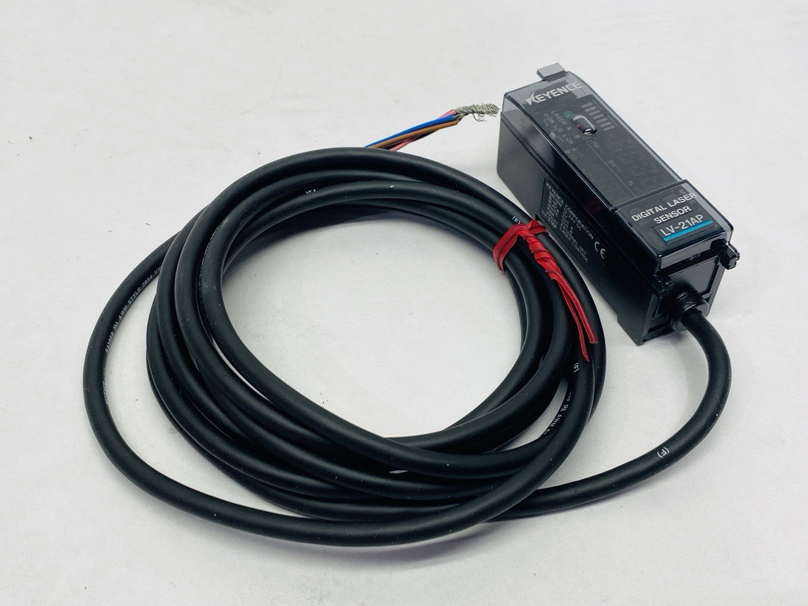 Keyence LV-21AP Digital Laser Sensor Amplifier Unit Main Unit PNP - Maverick Industrial Sales