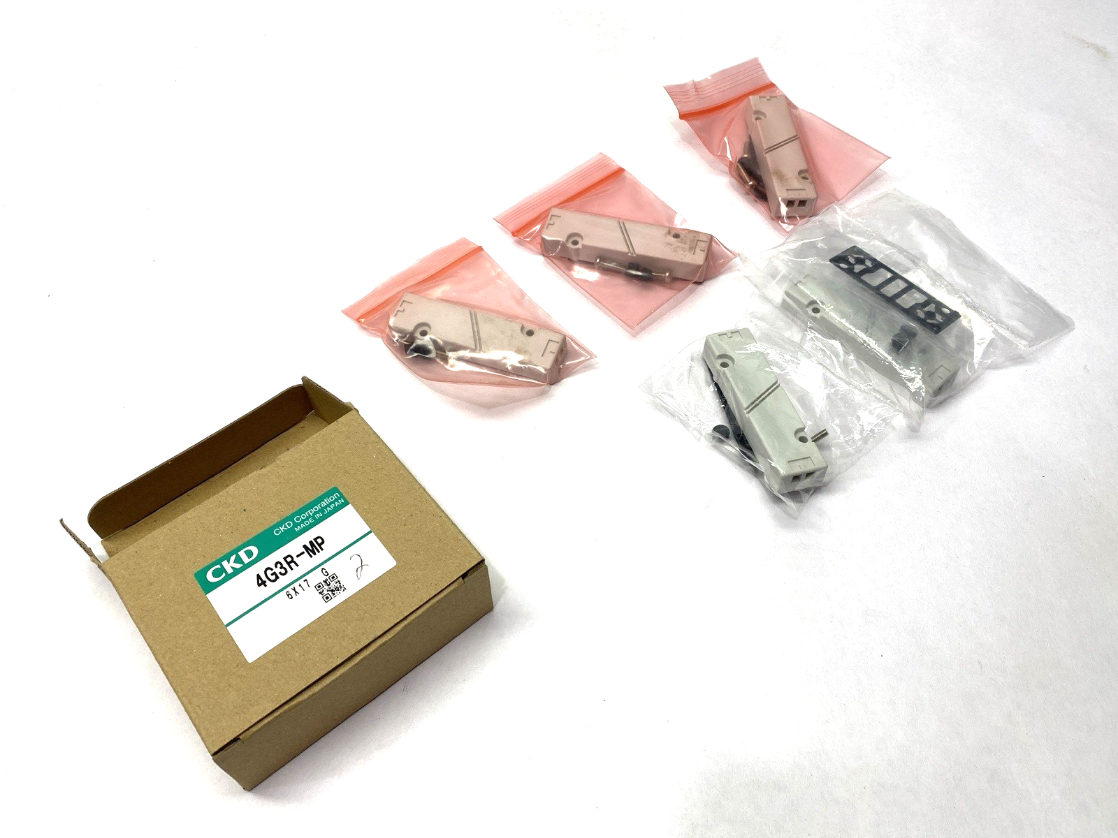 CKD 4G3R-MP Masking Plate for Solenoid Valve LOT OF 5 - Maverick Industrial Sales