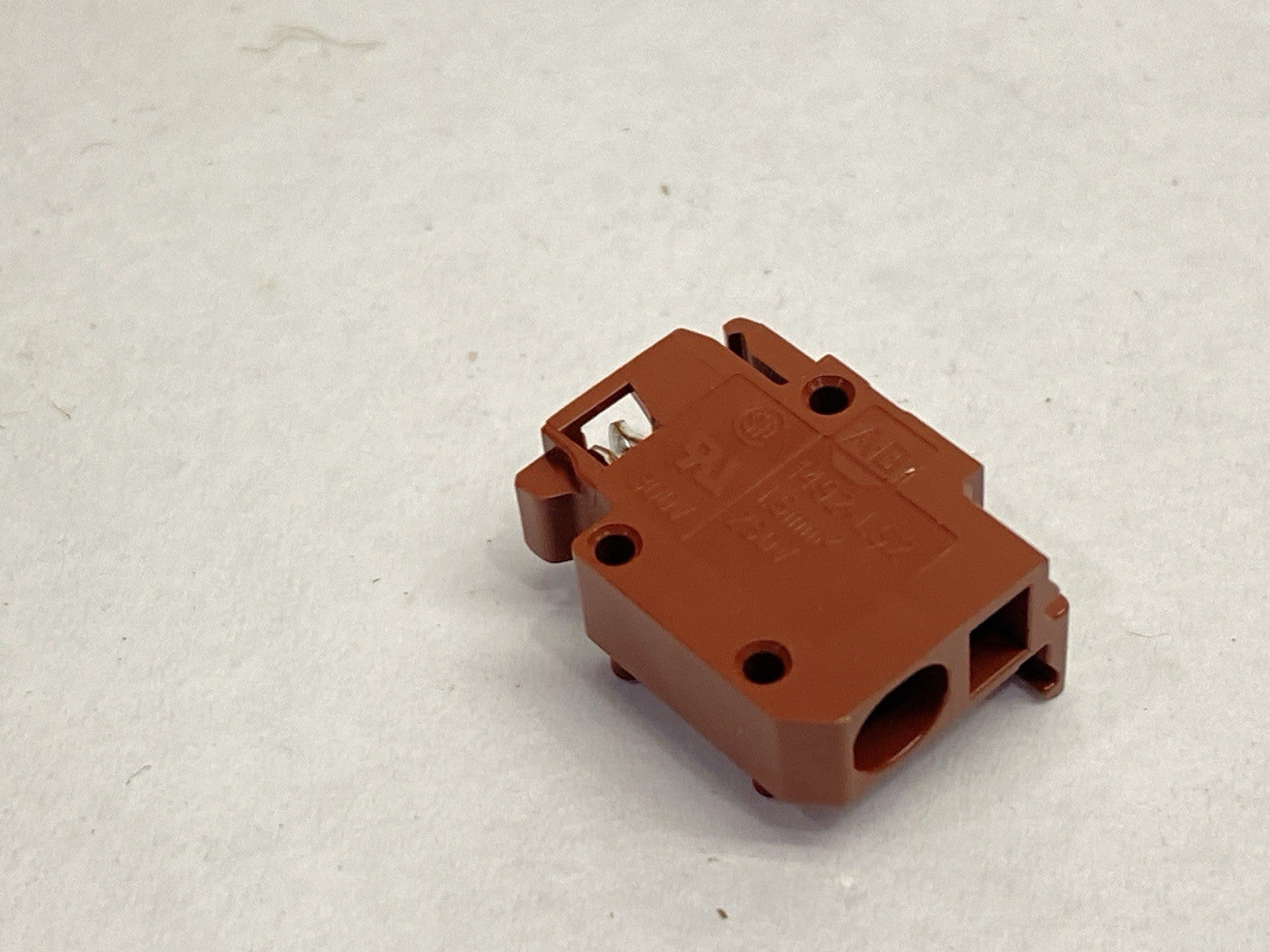 1492-LS2-BR | Allen Bradley Internally Jumpered Distribution Block Brown LOT OF 20 - Used - Maverick Industrial Sales