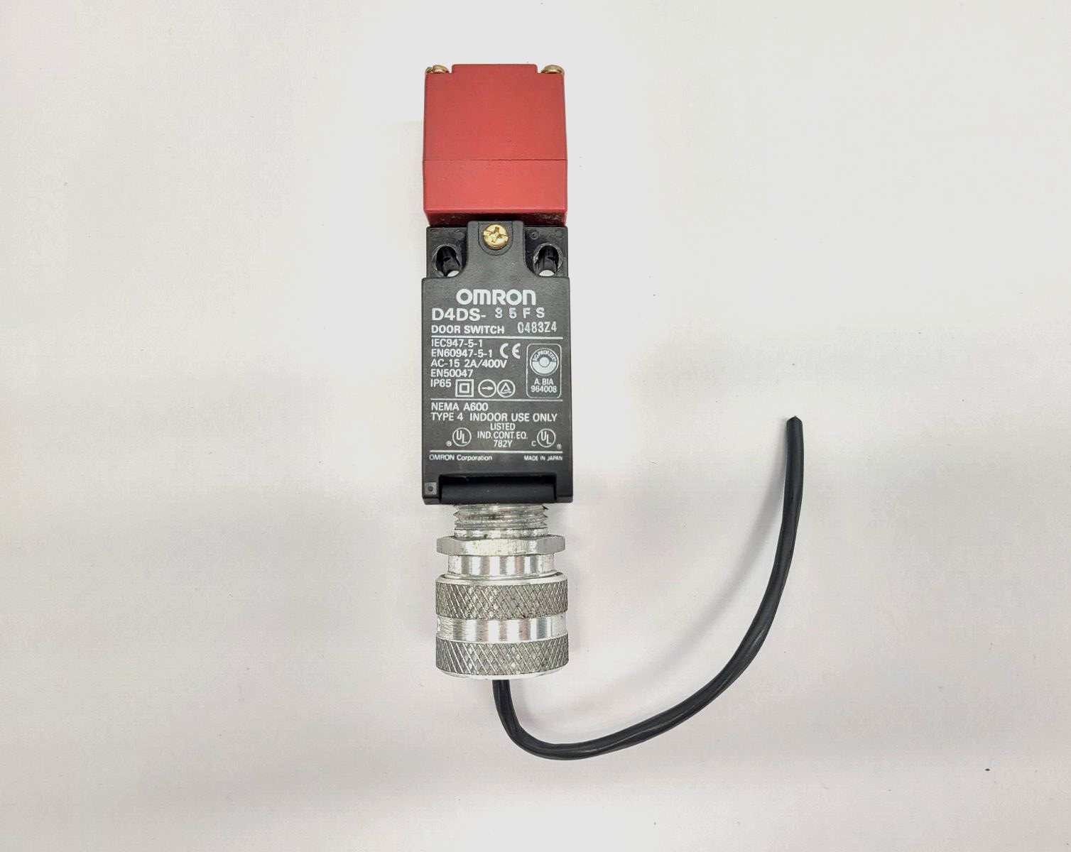 Omron D4DS-35FS Safety Door Switch 2A/400V - Maverick Industrial Sales
