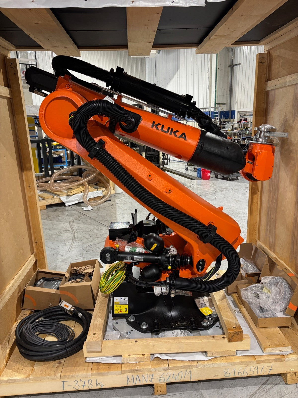 Kuka KR 120 R3100-2 / FLR Robot System KR C4 NA UL Control Cabinet GA20 A (2021) - Maverick Industrial Sales