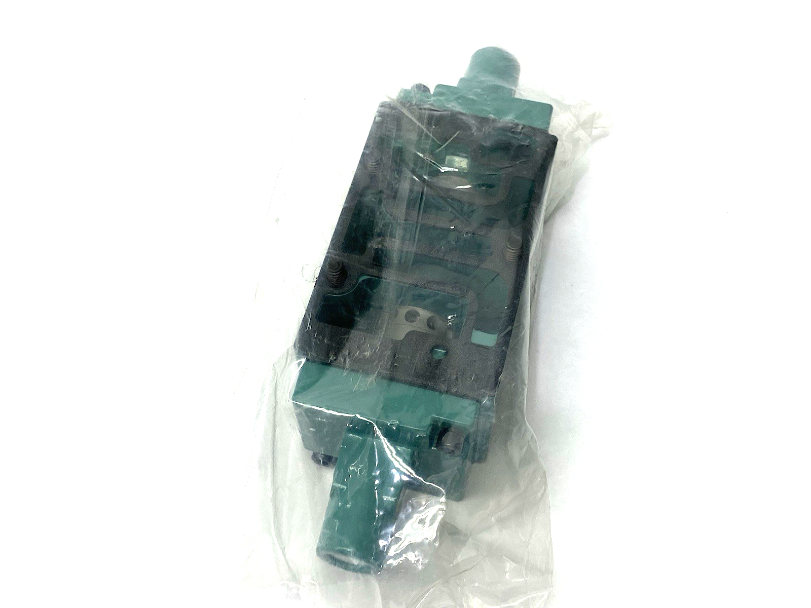 554JJ700O000000 | Numatics Remote Pilot Air Control Valve, 4-Way, 2-Position - New - Maverick Industrial Sales