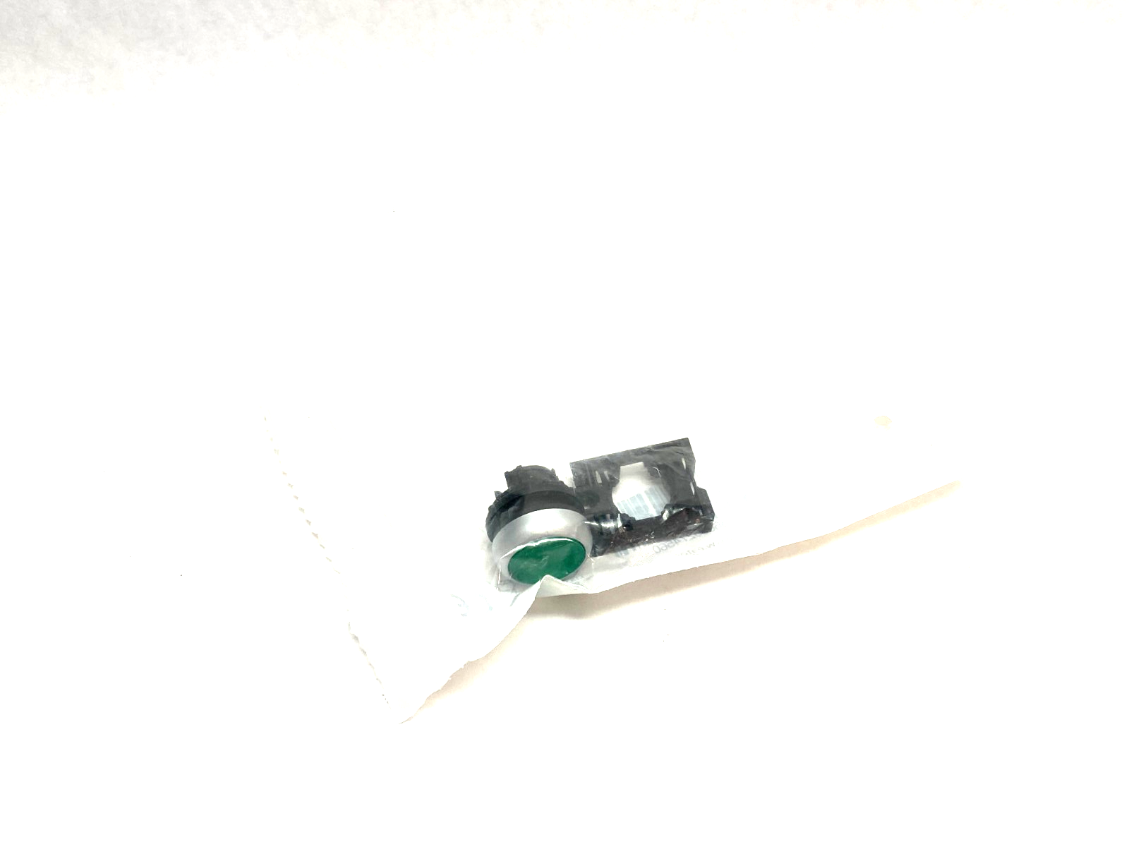 Eaton M22-DL-G Flush Head Illuminated Pushbutton Green - Maverick Industrial Sales