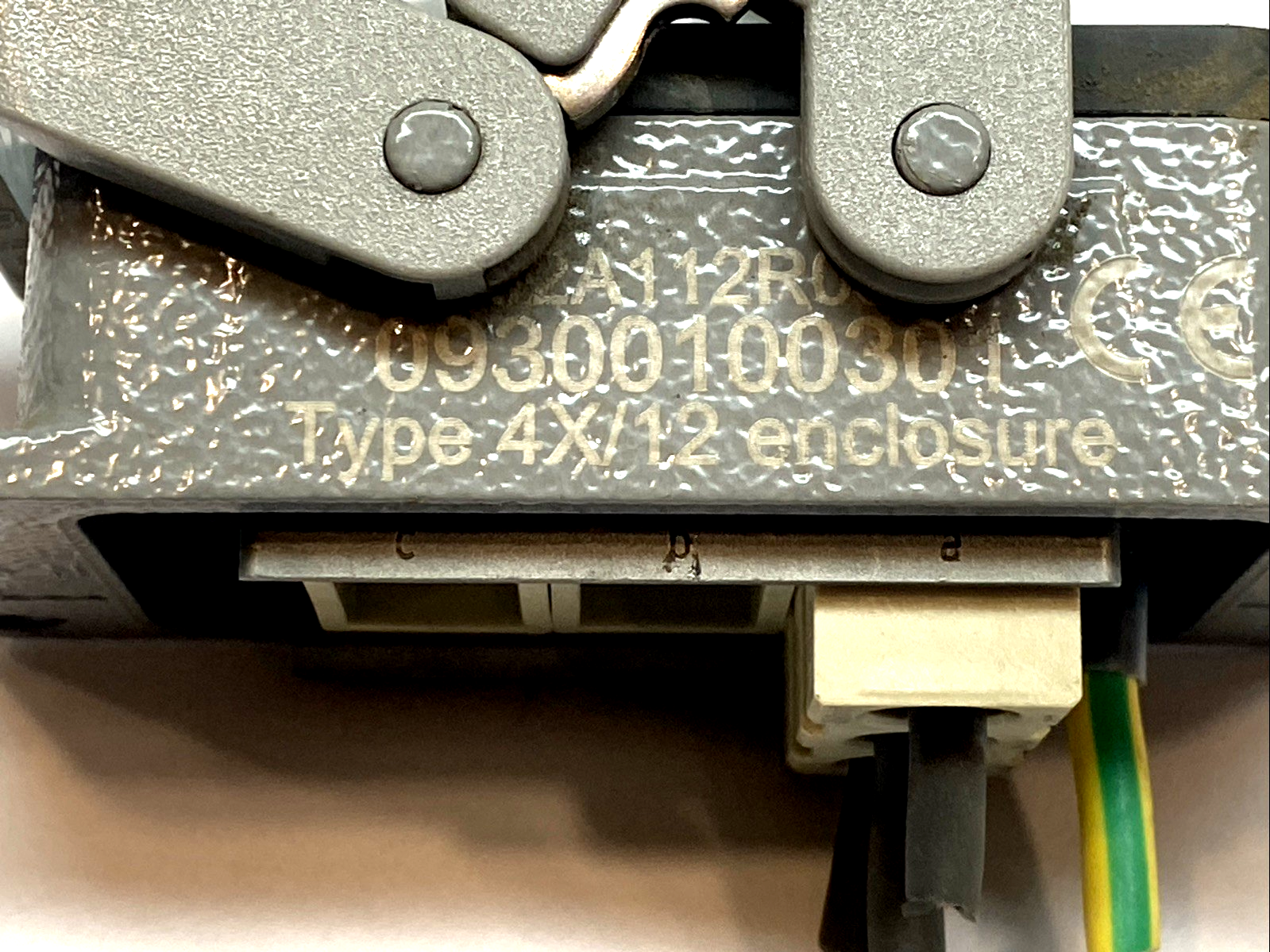 09300100301 | Harting HAN B Bulkhead Housing w/ 09 14 003 2601 A Insert IP65 OEM - Used - Maverick Industrial Sales