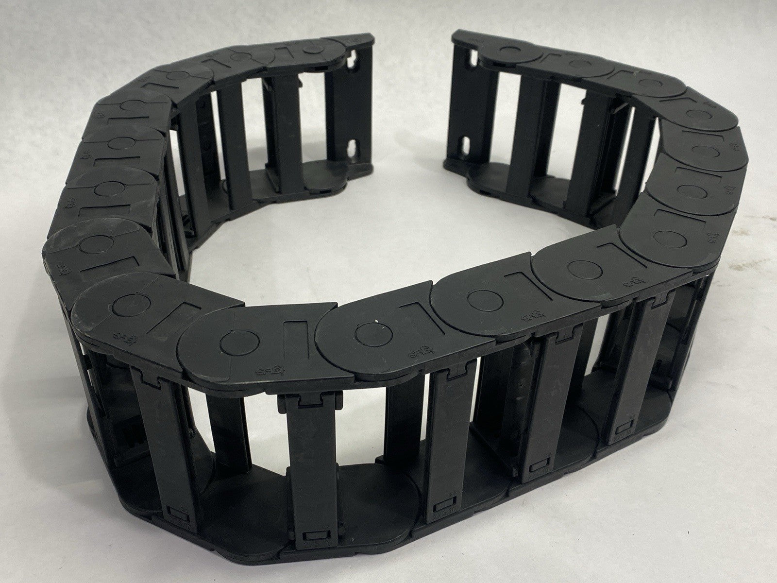 Igus 27.10.100.0 Series 27 Energy Chain 18 Links 44" Length - Maverick Industrial Sales