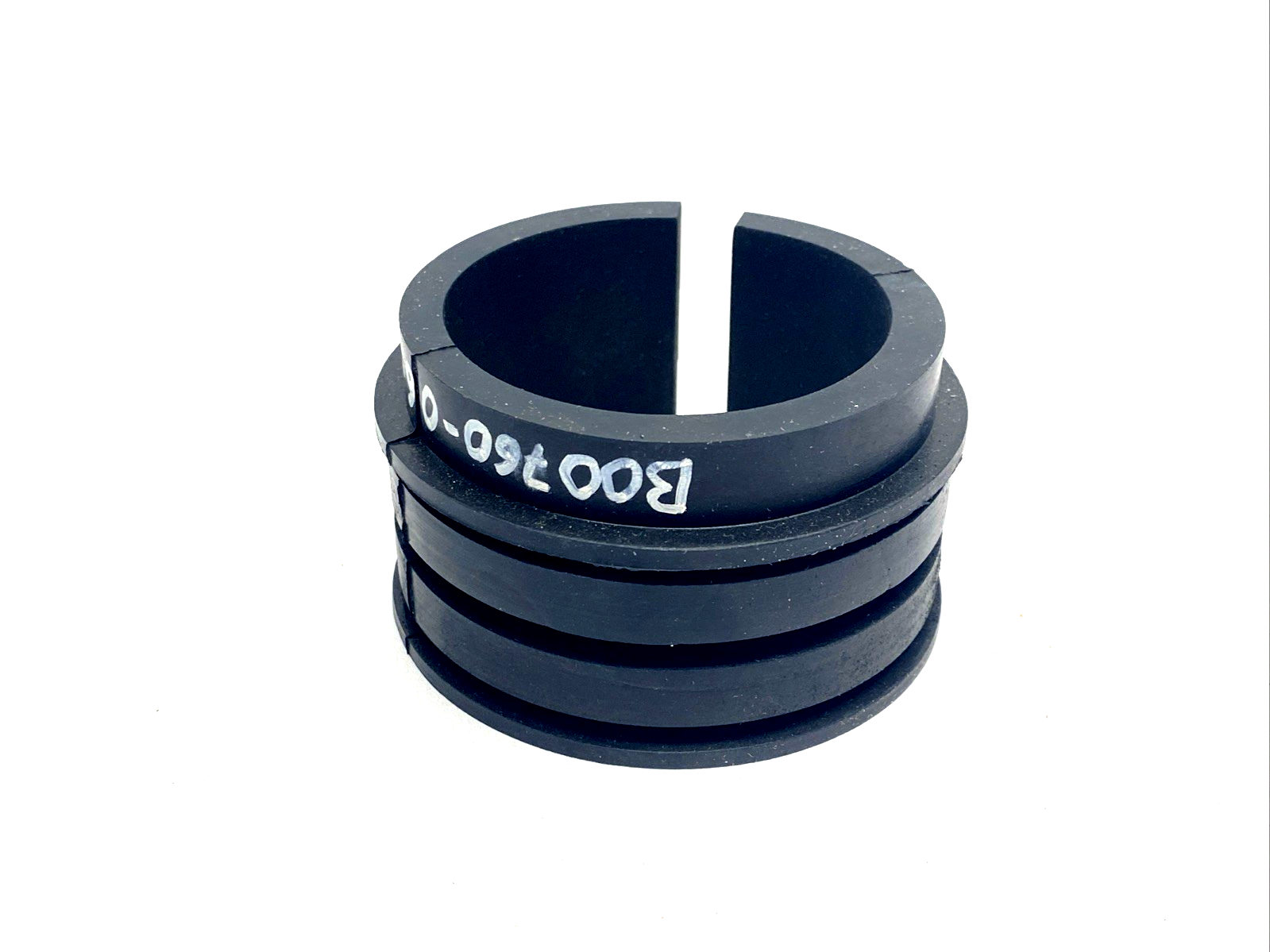 Leoni B00760-06-33-07 Strain Relief Cable Grommet/Protector - Maverick Industrial Sales