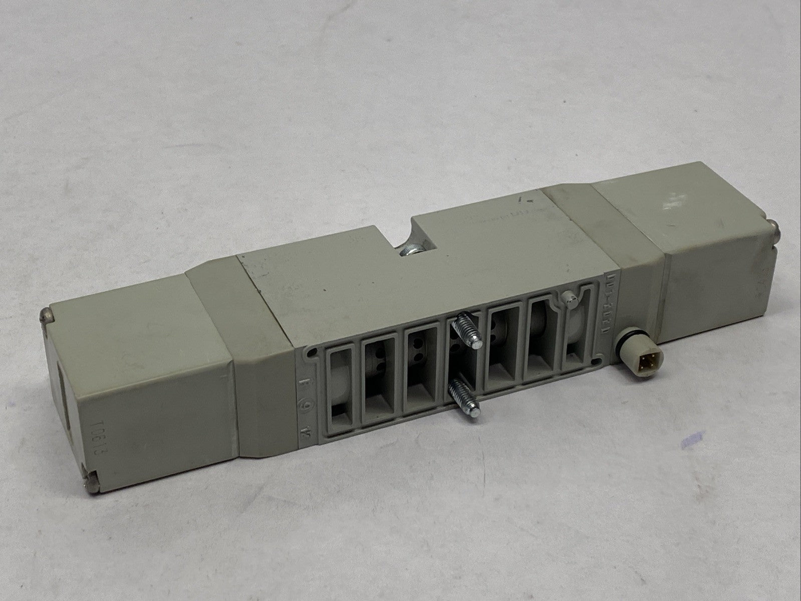Numatics 122BB700M000061 Solenoid Pneumatic Valve 24VDC - Maverick Industrial Sales