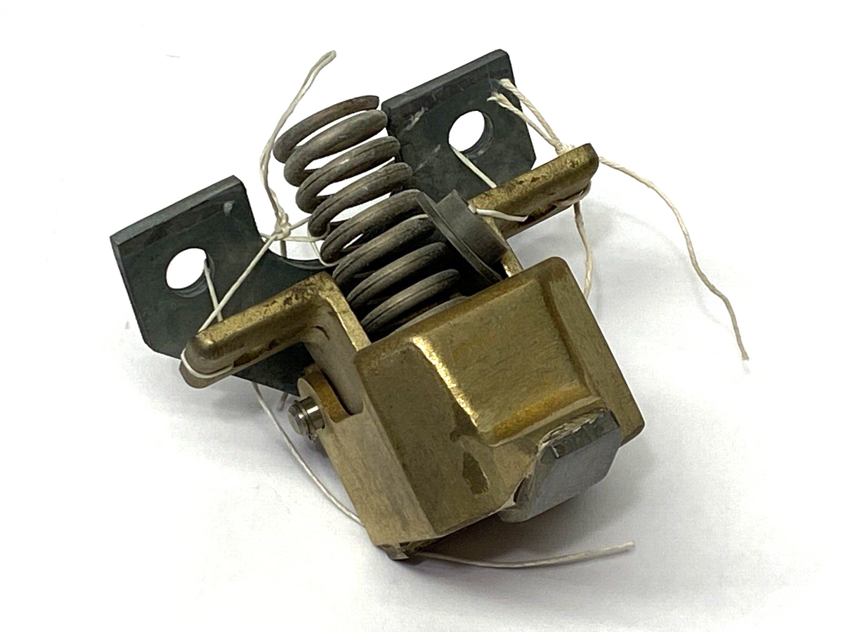 22B1721D1 | Westinghouse Stationary Contact Assembly - New – Open box - Maverick Industrial Sales