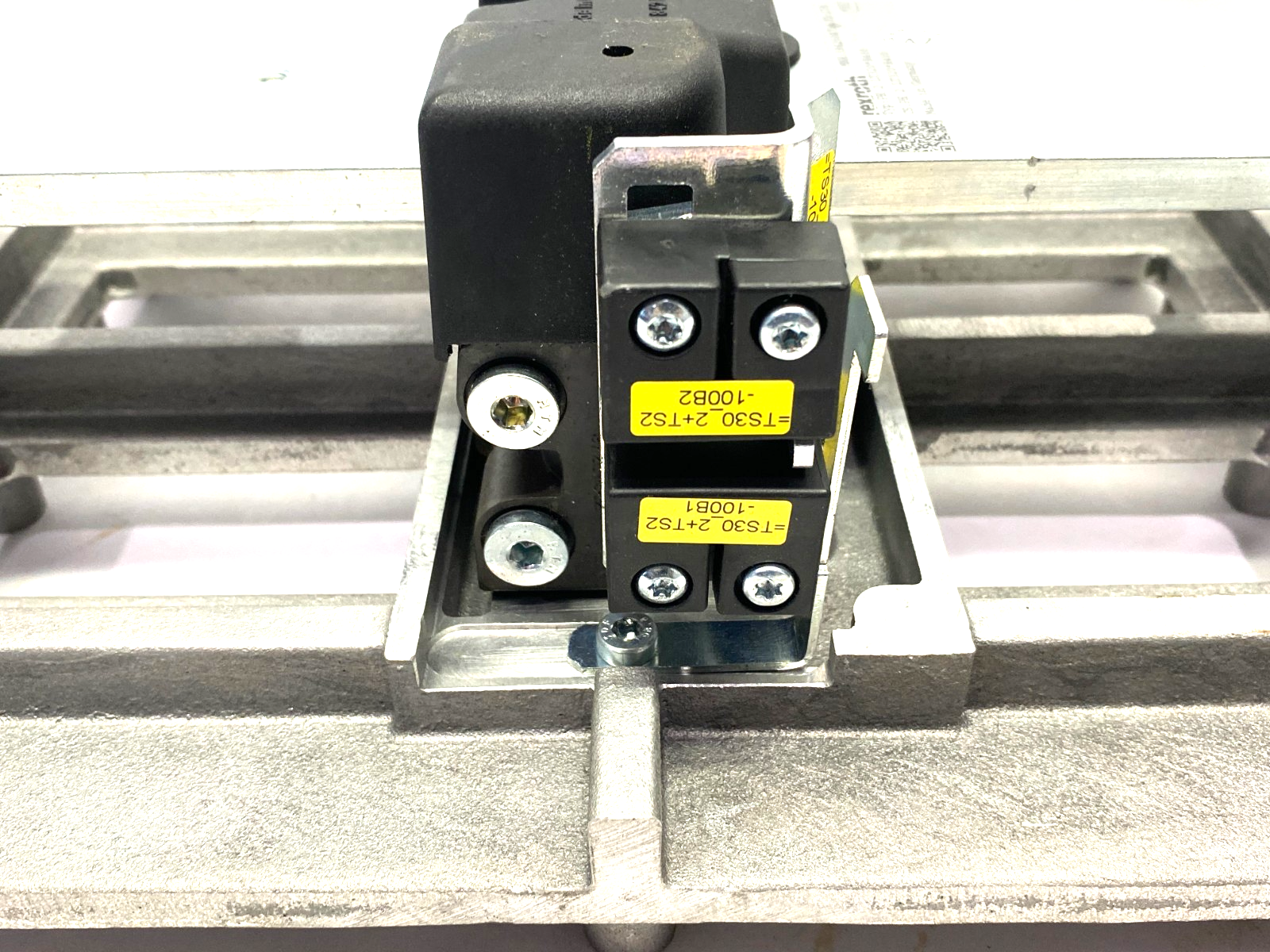 3842504718 | Bosch Rexroth Workpiece Pallet PE 2 Positioning Unit, 400 x 320 - Used - Maverick Industrial Sales
