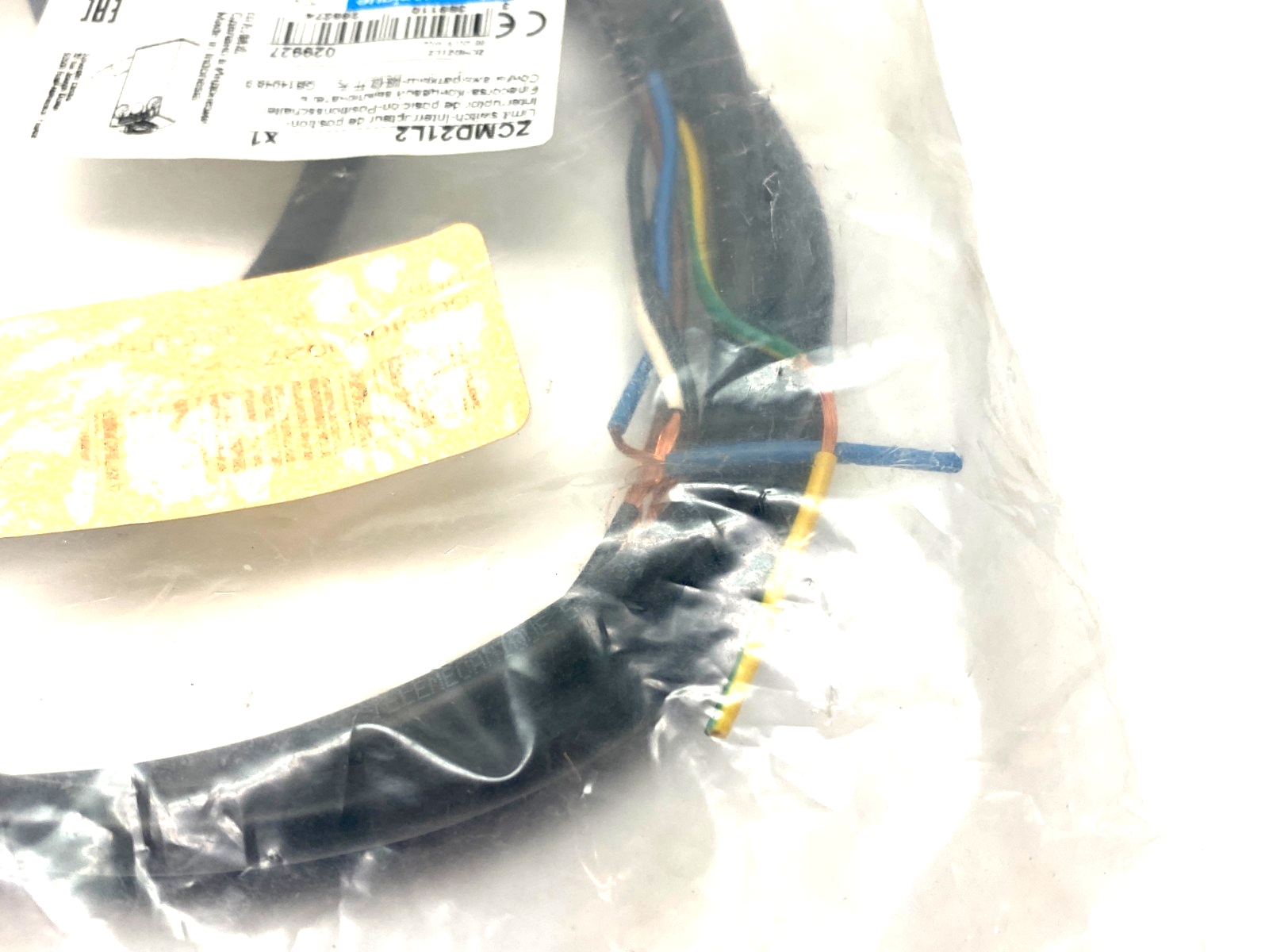 Telemecanique ZCMD21L2 Snap-Action Limit Switch 1-NO, 1-NC Contacts - Maverick Industrial Sales