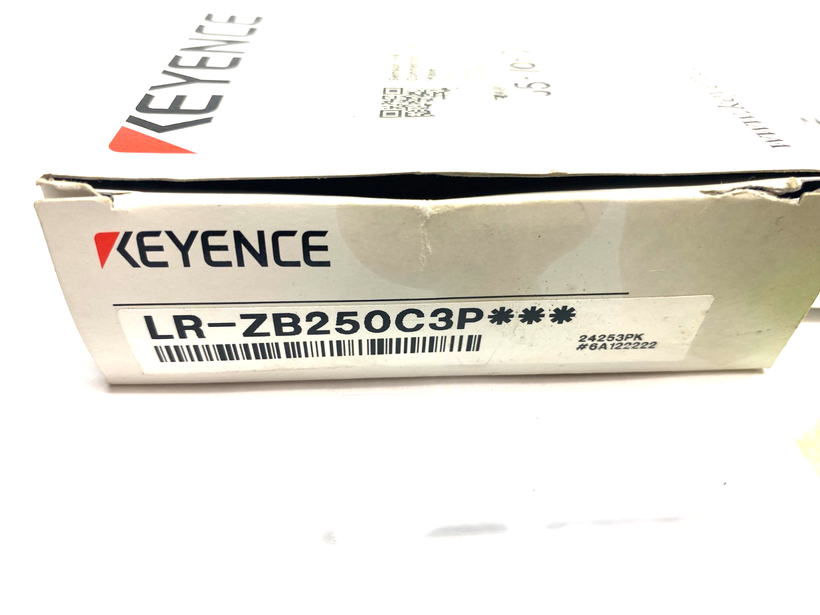 Keyence LR-ZB250C3P Self-Contained CMOS Laser Sensor, M8 3-Pin, 10-30VDC - Maverick Industrial Sales