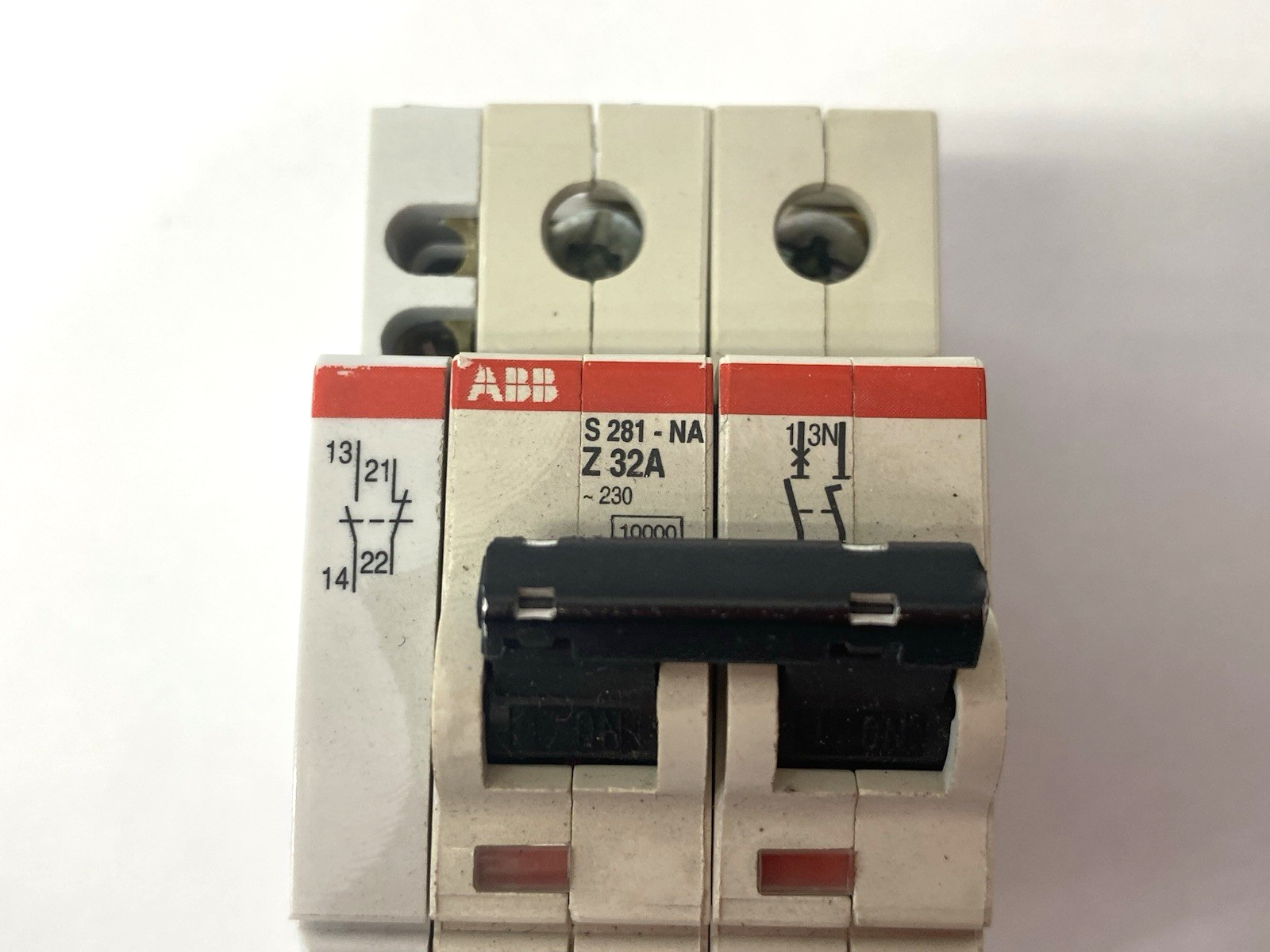 S281-NA Z 32A | ABB Circuit Breaker 2-Pole w/ Auxiliary Contact - Used - Maverick Industrial Sales