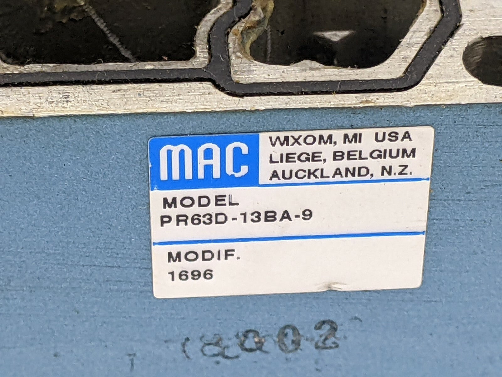 MAC Valves PR63D-13BA-9 Sandwich Pressure Regulator w/ Gauge - Maverick Industrial Sales
