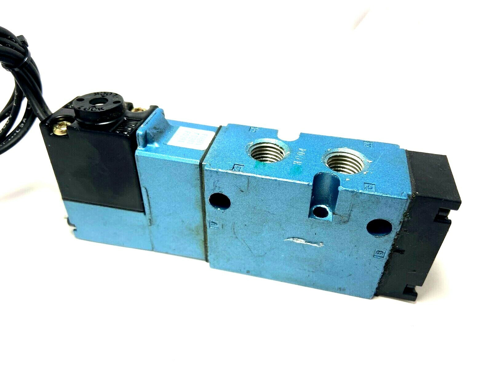 Mac Valves 825C-PM-611BA-552 5/3 Closed Center Valve With PME-611BAAA Pilot - Maverick Industrial Sales