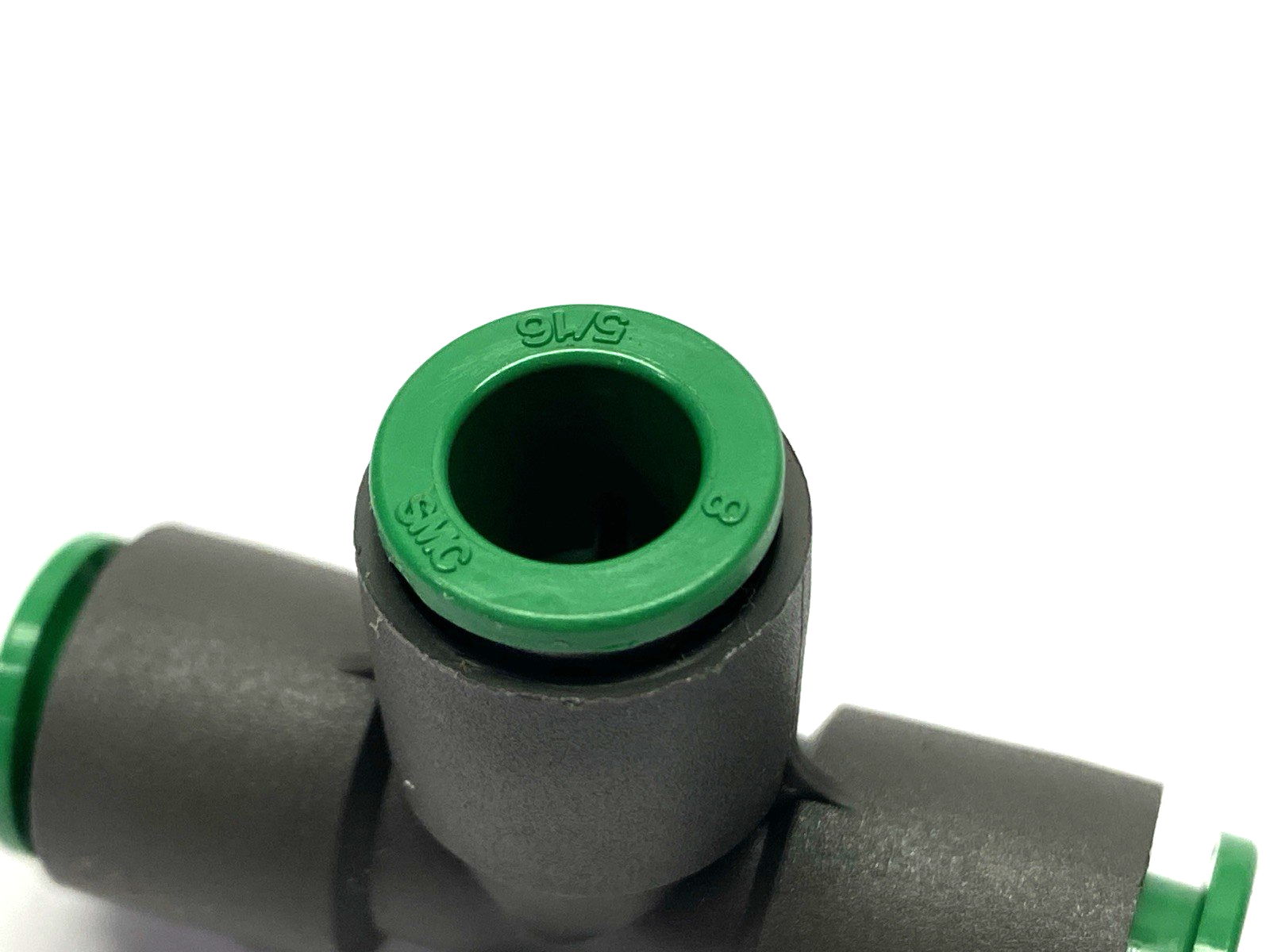 KRT08-00 | SMC Pneumatic Union Tee Fittings Flame Resistant 8mm LOT OF 10 - New Other - Maverick Industrial Sales