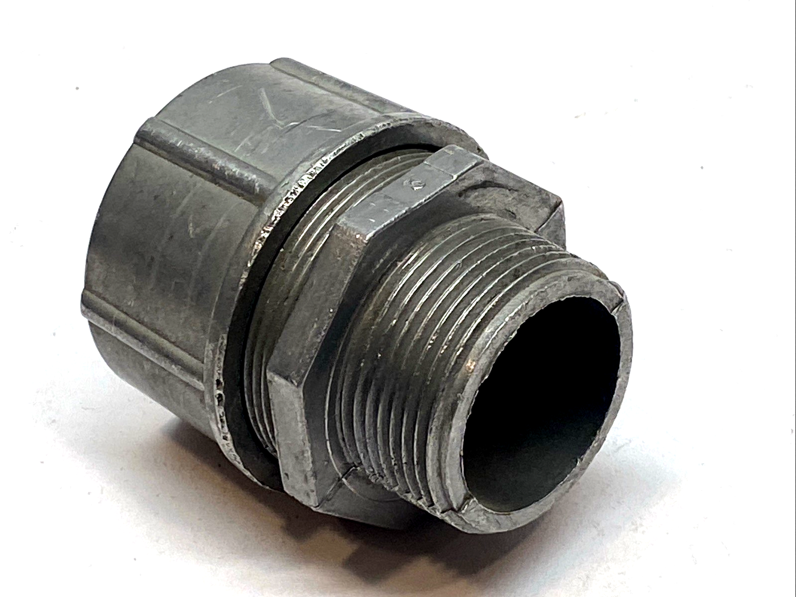 Hubbell F5 Cord Connector 1-1/4" NPT - Maverick Industrial Sales