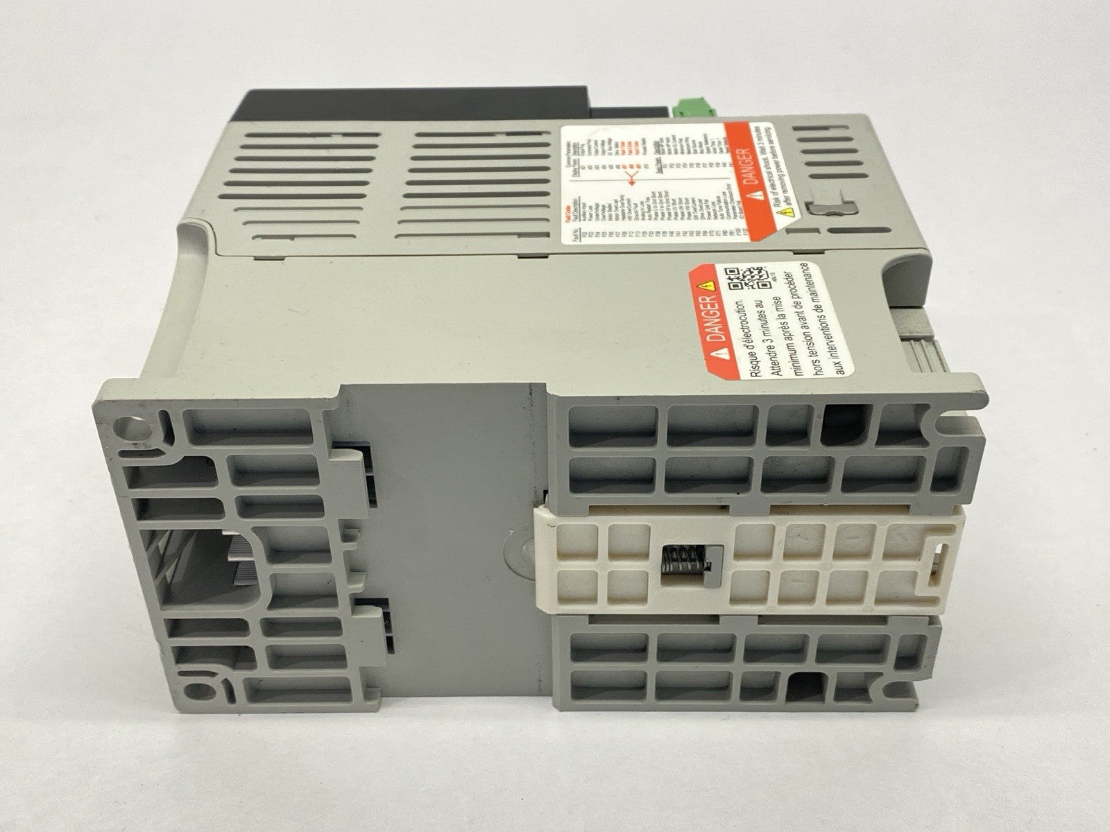 22A-B4P5N104 | Allen Bradley Ser A PowerFlex AC Drive 4-0.75kW 1HP - For parts or not working - Maverick Industrial Sales