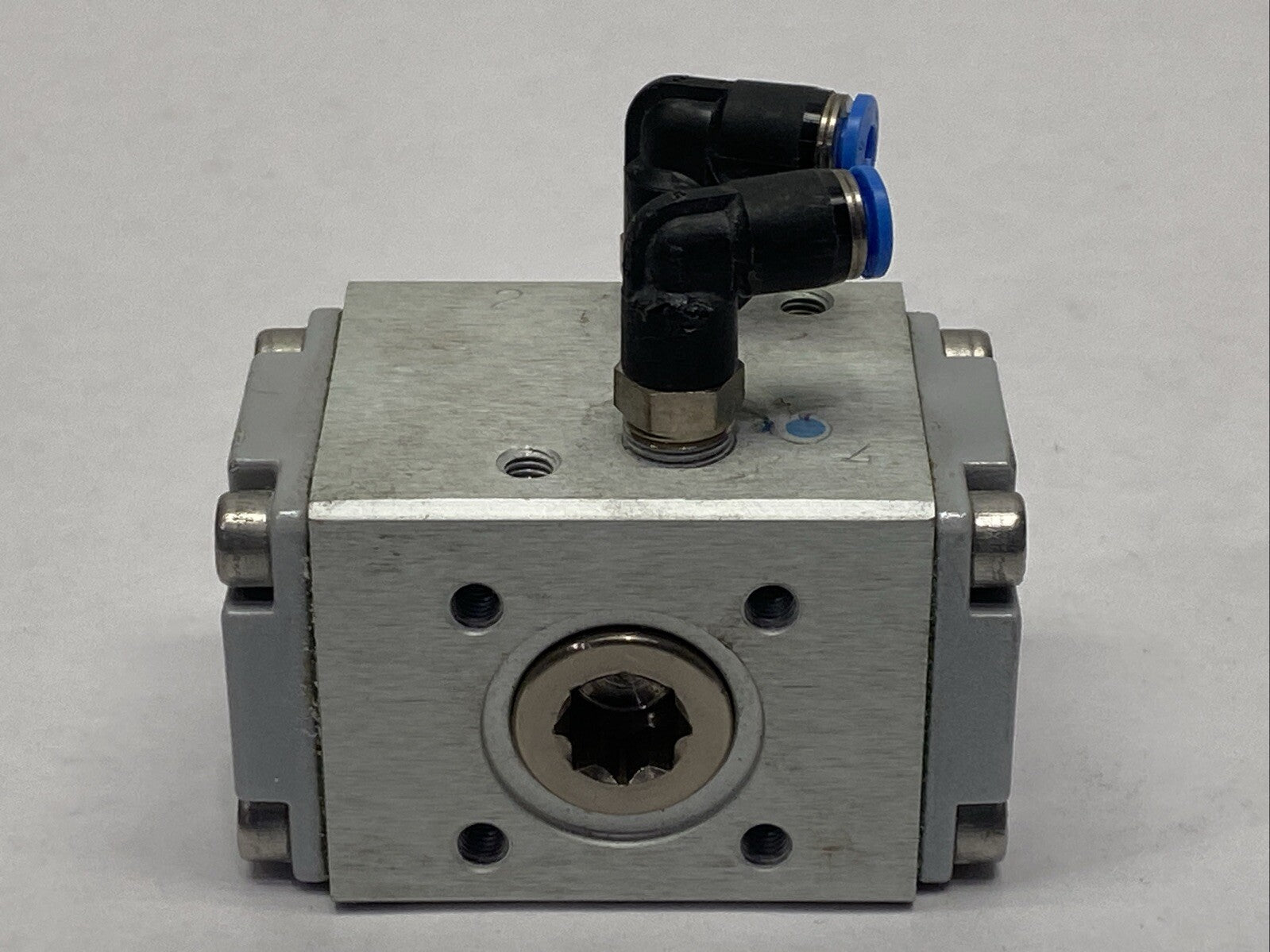 Festo DAPS-0008-090-R-F03 Semi-Rotary Drive 90 Degrees 7Nm 549666 - Maverick Industrial Sales