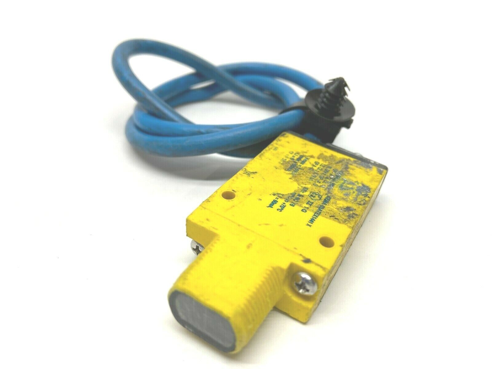 Banner MIAD9D 37714 Mini Beam Sensor 380mm Range 5-15VDC NAMUR - Maverick Industrial Sales