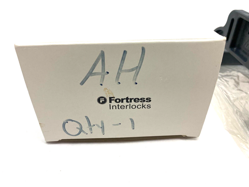 Fortress Interlocks AH Interlock Actuator Handle Gray Plastic Keyed - Maverick Industrial Sales