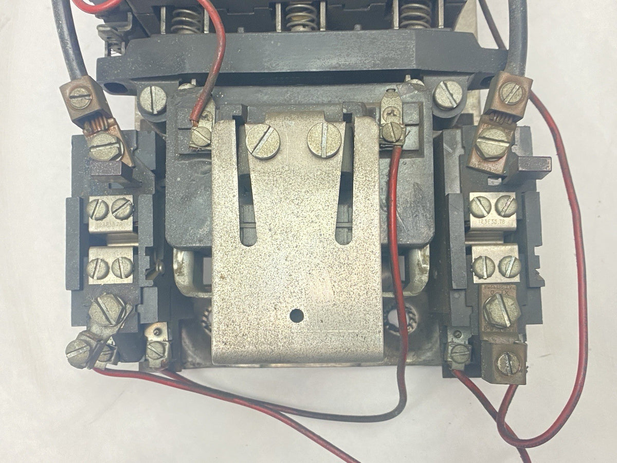 CR2811E 101B | General Electric AC Contractor Motor Starter 90/100A 208/220V 3-PH - For parts or not working - Maverick Industrial Sales