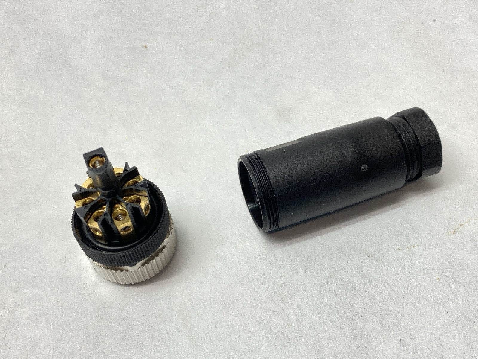 B 8181-0 | Turck Field Wireable Connector Female M12 8-Pin U0885-26 - New – Open box - Maverick Industrial Sales