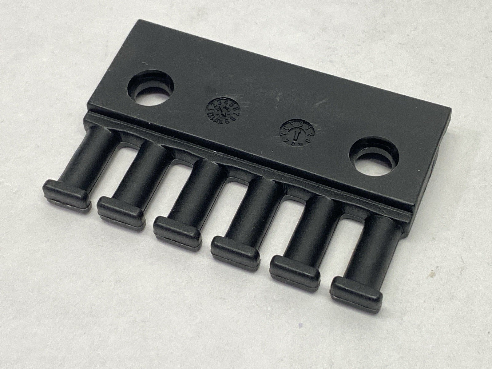 2050-ZB | Igus Energy Chain Tiewrap Strain Relief Plate 6-Teeth LOT OF 15 - New Other - Maverick Industrial Sales