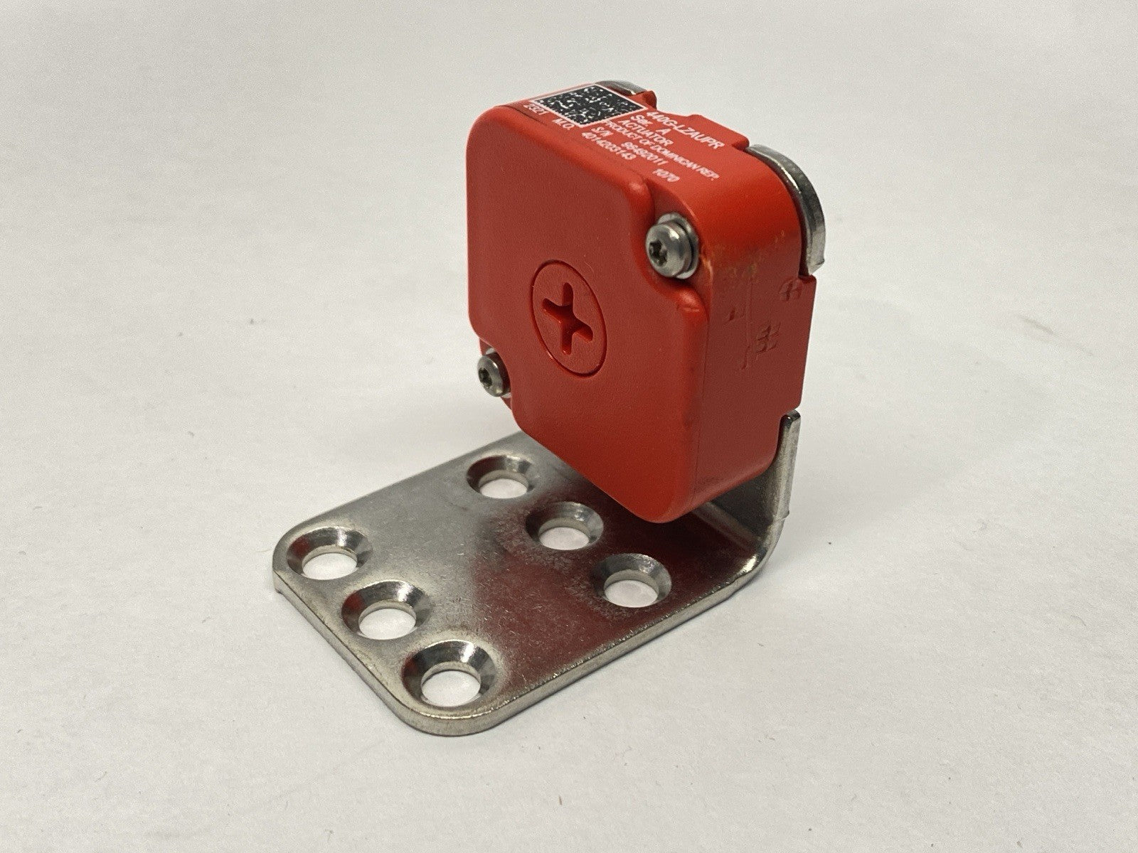 440G-LZS21UPRH | Allen Bradley Ser A GuardMaster Interlock Switch w/440G-LZAUPR - Used - Maverick Industrial Sales