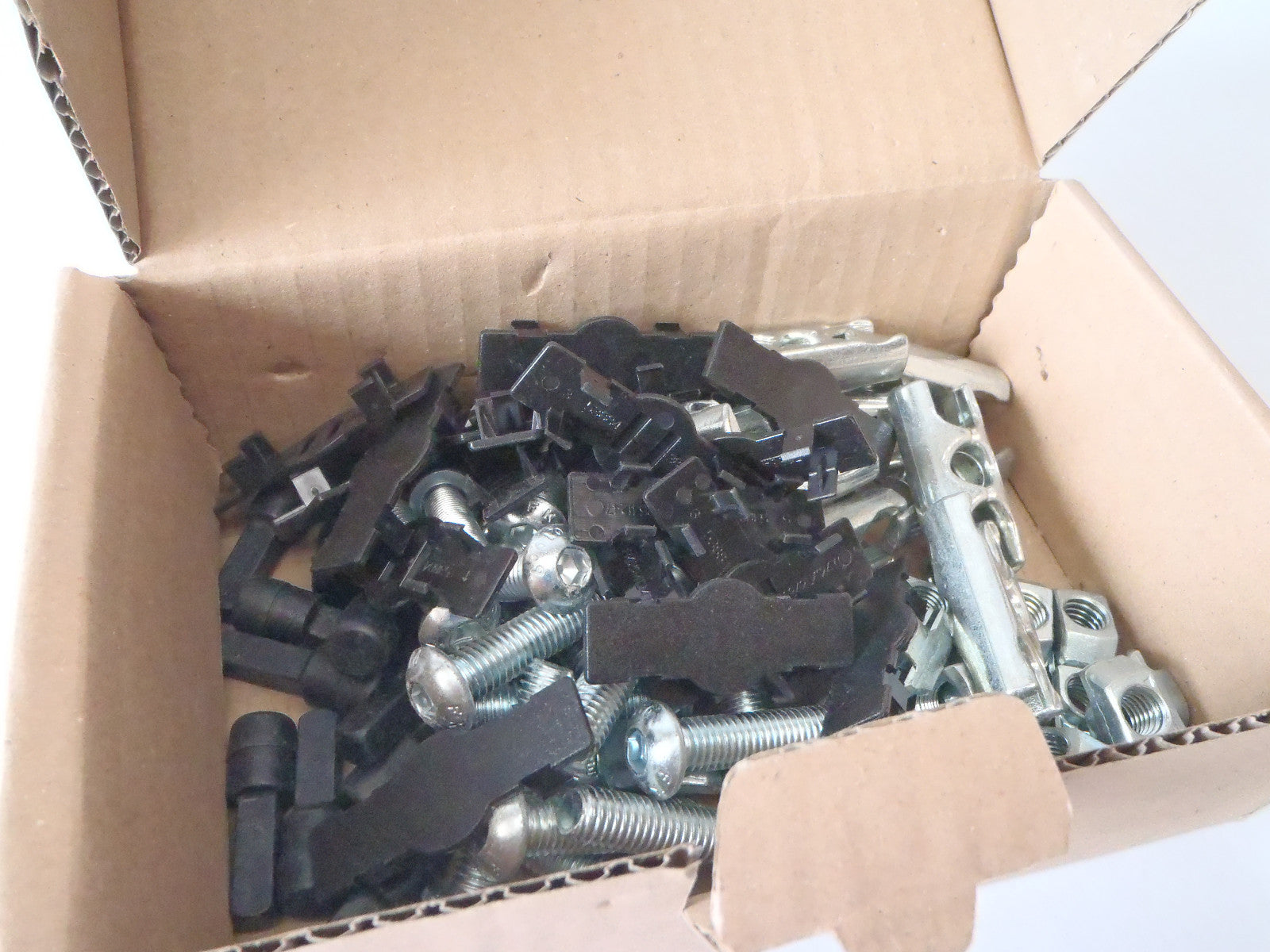 Bosch Rexroth 3842535620 D17 X 37 Bolt Connector BOX OF 10 - Maverick Industrial Sales