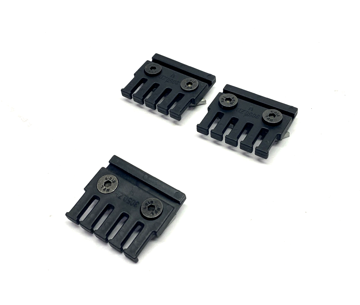 Igus 3050-ZBKMA Chainfix Tiewrap Plate For E-Chain 3050-ZB LOT OF 3 - Maverick Industrial Sales