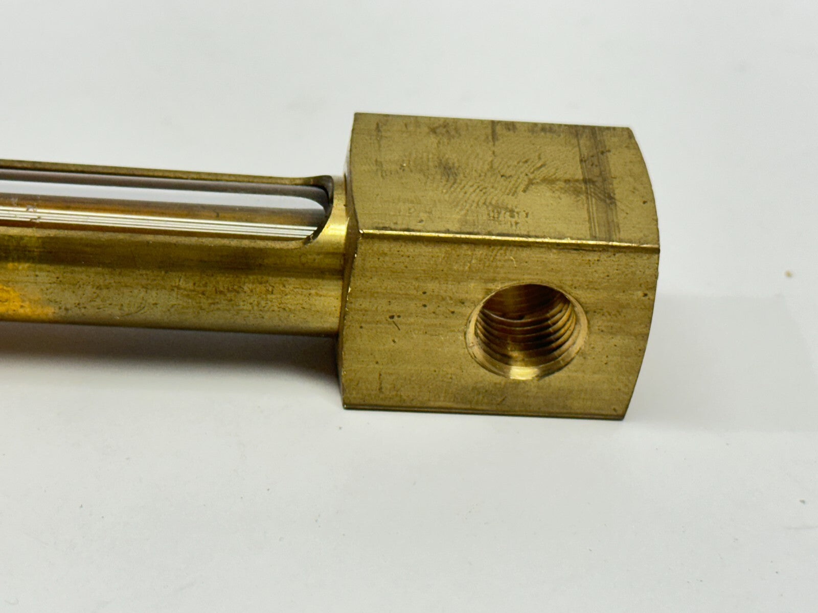 Trico Female Elbow Liquid Level Gauge w/ Closed System Top Cap 5/8" NPT 1/2" NPT - Used - Maverick Industrial Sales