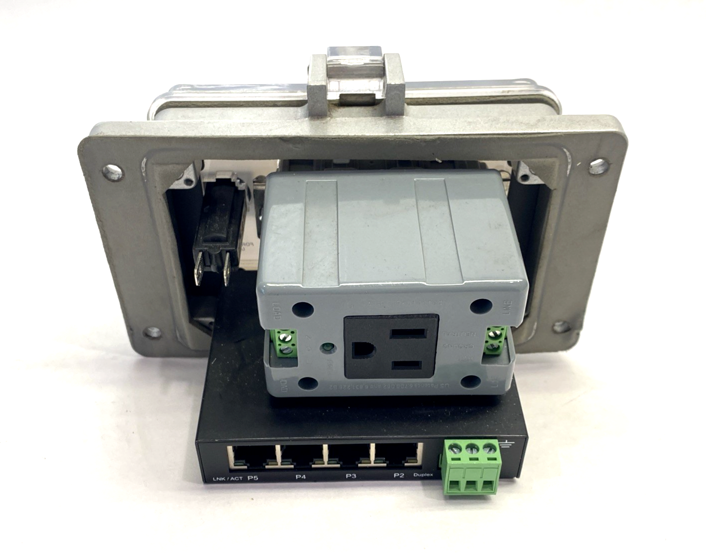 Grace Technologies P-E5-M4RF15 Ethernet Switch Panel Interface Connector - Maverick Industrial Sales