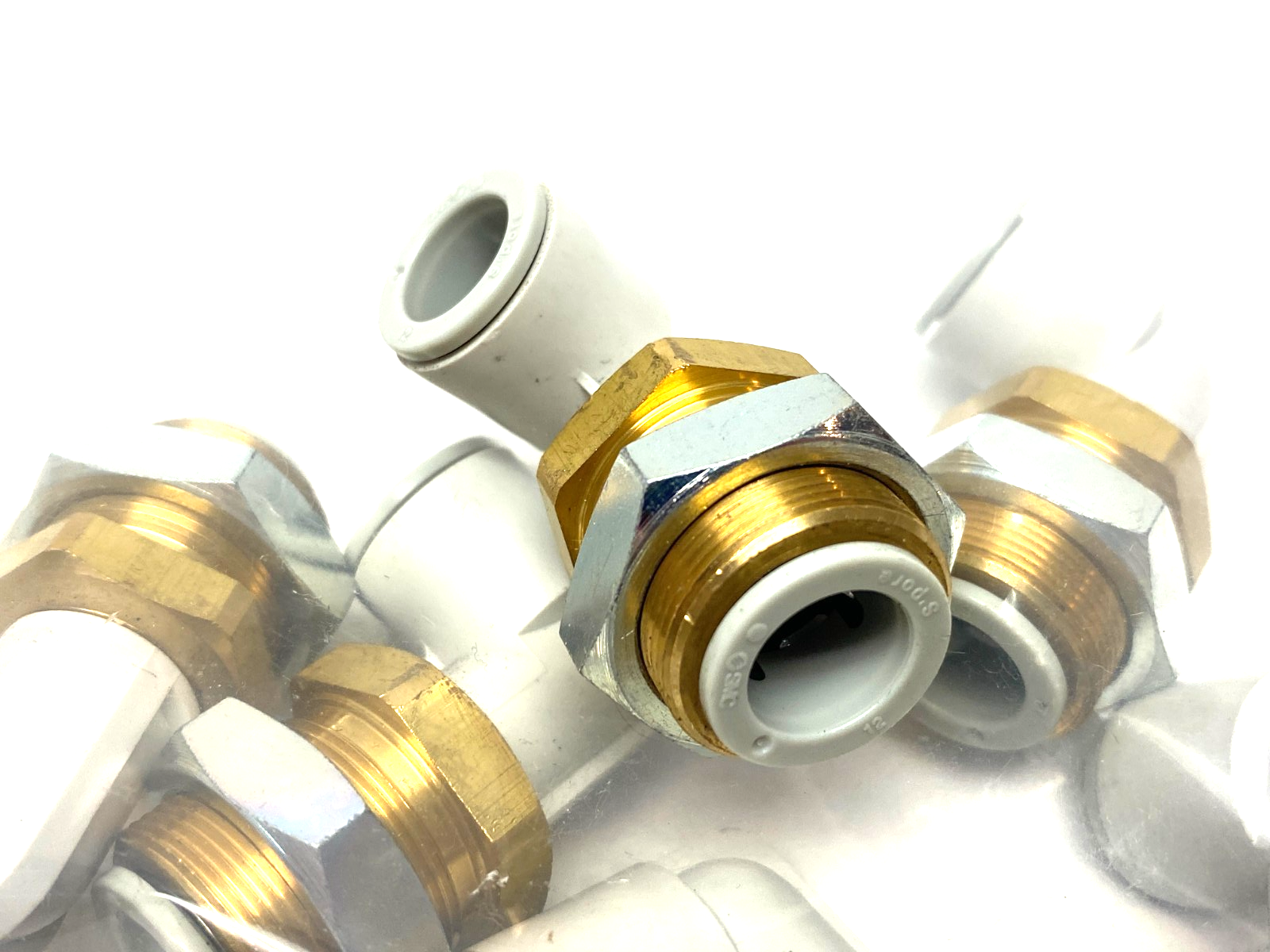 KQ2LE12-00A | SMC Push-to-Connect Bulkhead Male Elbow Fitting 12mm LOT OF 6 - New – Open box - Maverick Industrial Sales