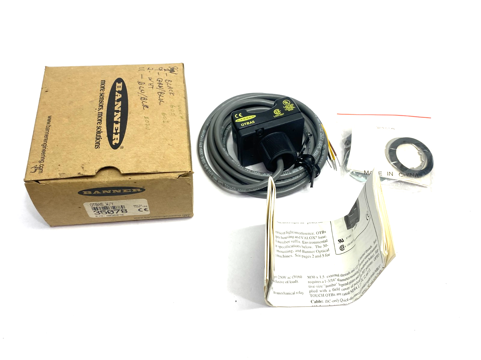 OTBA5 W/Y | Banner Momentary Action Touch Button 35078 MISSING FRONT COVER - New – Open box - Maverick Industrial Sales