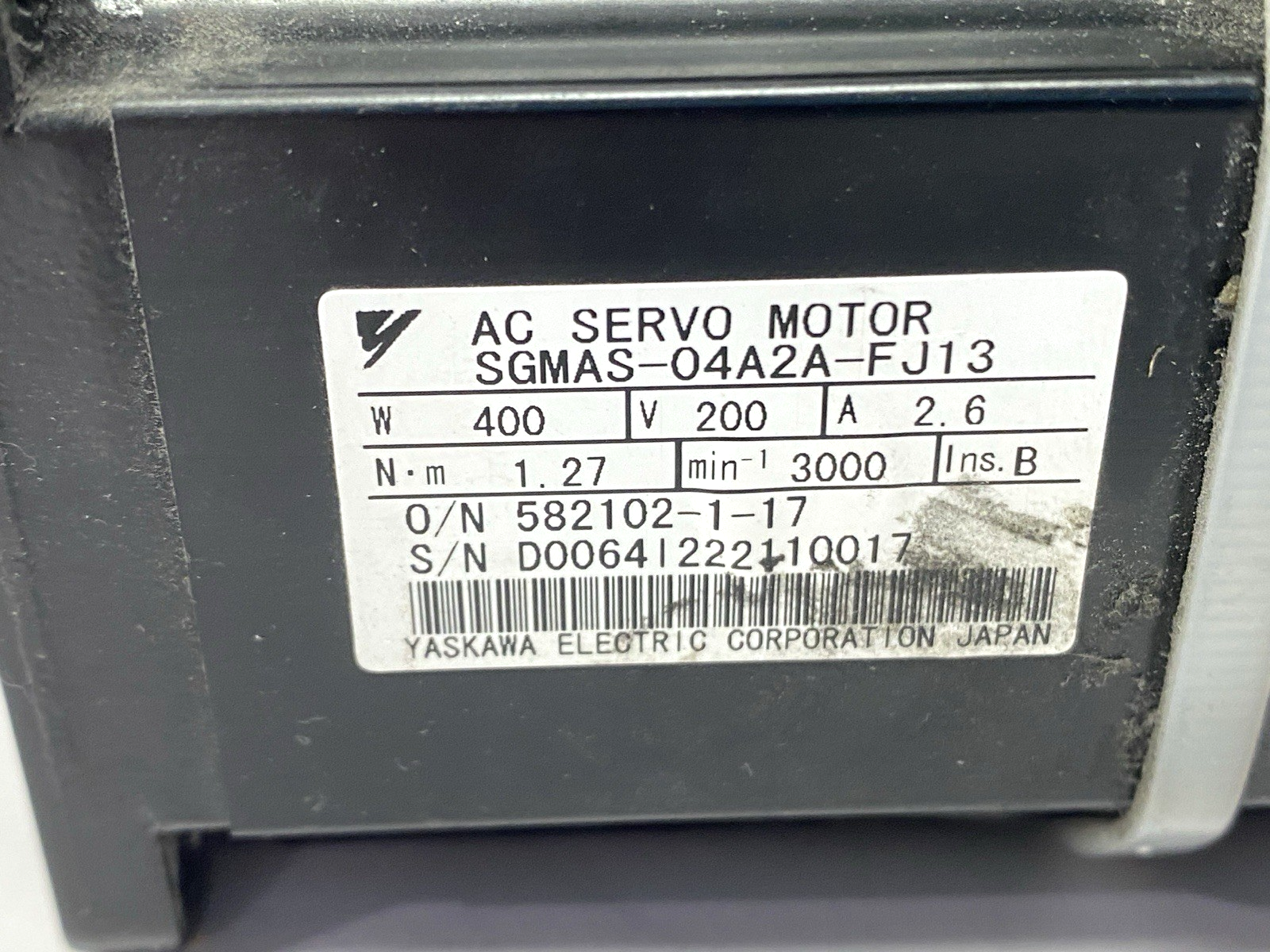 Yakawa SGMAS-04A2A-FJ13 AC Servo Motor 200V 400W CUT CONNECTORS BAD SHAFT - Maverick Industrial Sales