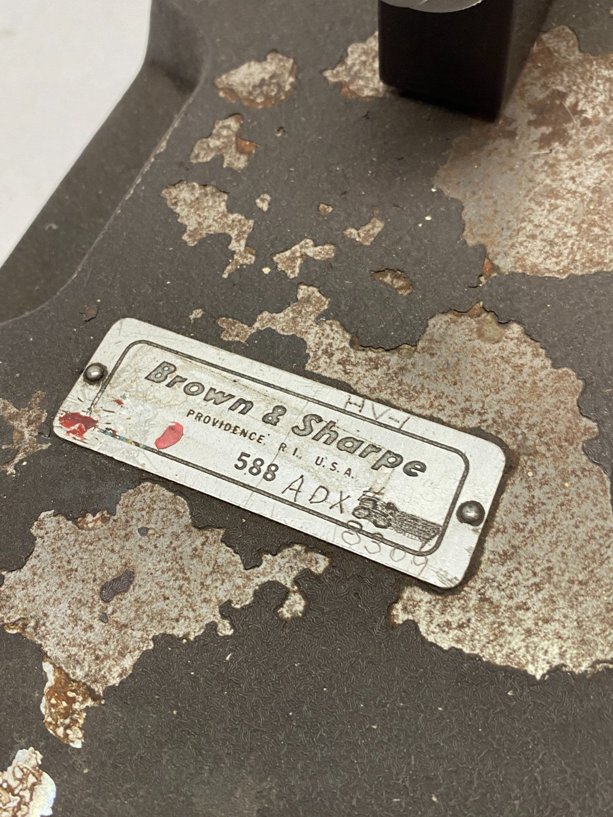 Brown & Sharpe 588 Benchtop 40" Height Gage - Maverick Industrial Sales