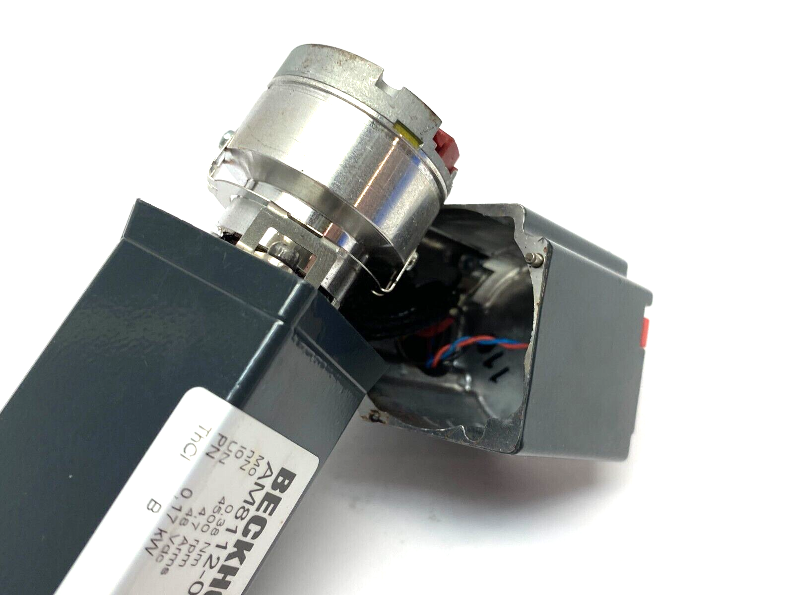 Beckhoff AM8112-0F21-0000 Servo Motor .038Nm IP54/IC400 24VDC - Maverick Industrial Sales