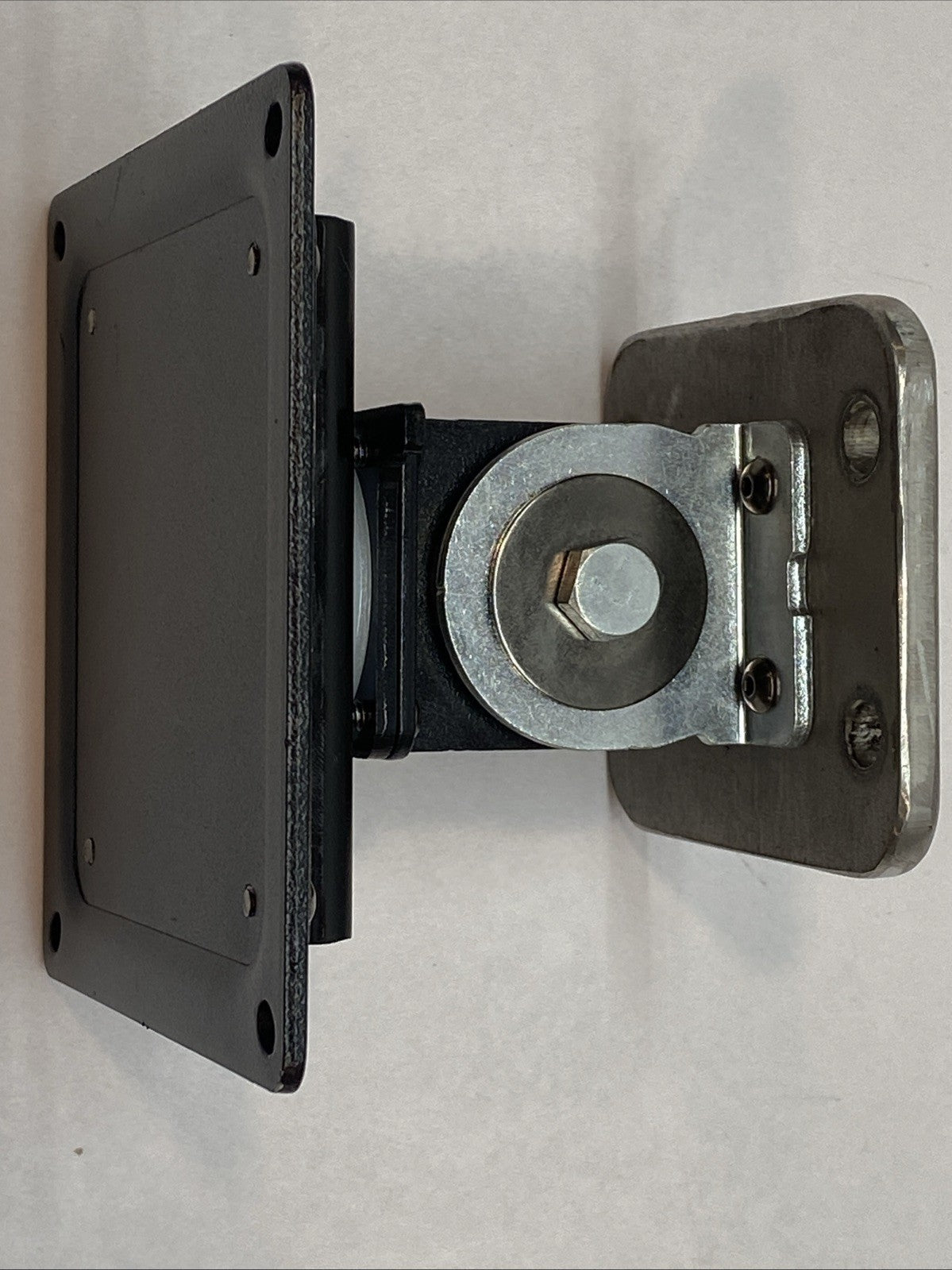 47-092-800 | Ergotron 100 Series Single Pivot NO COLOR CAPS - Used - Maverick Industrial Sales