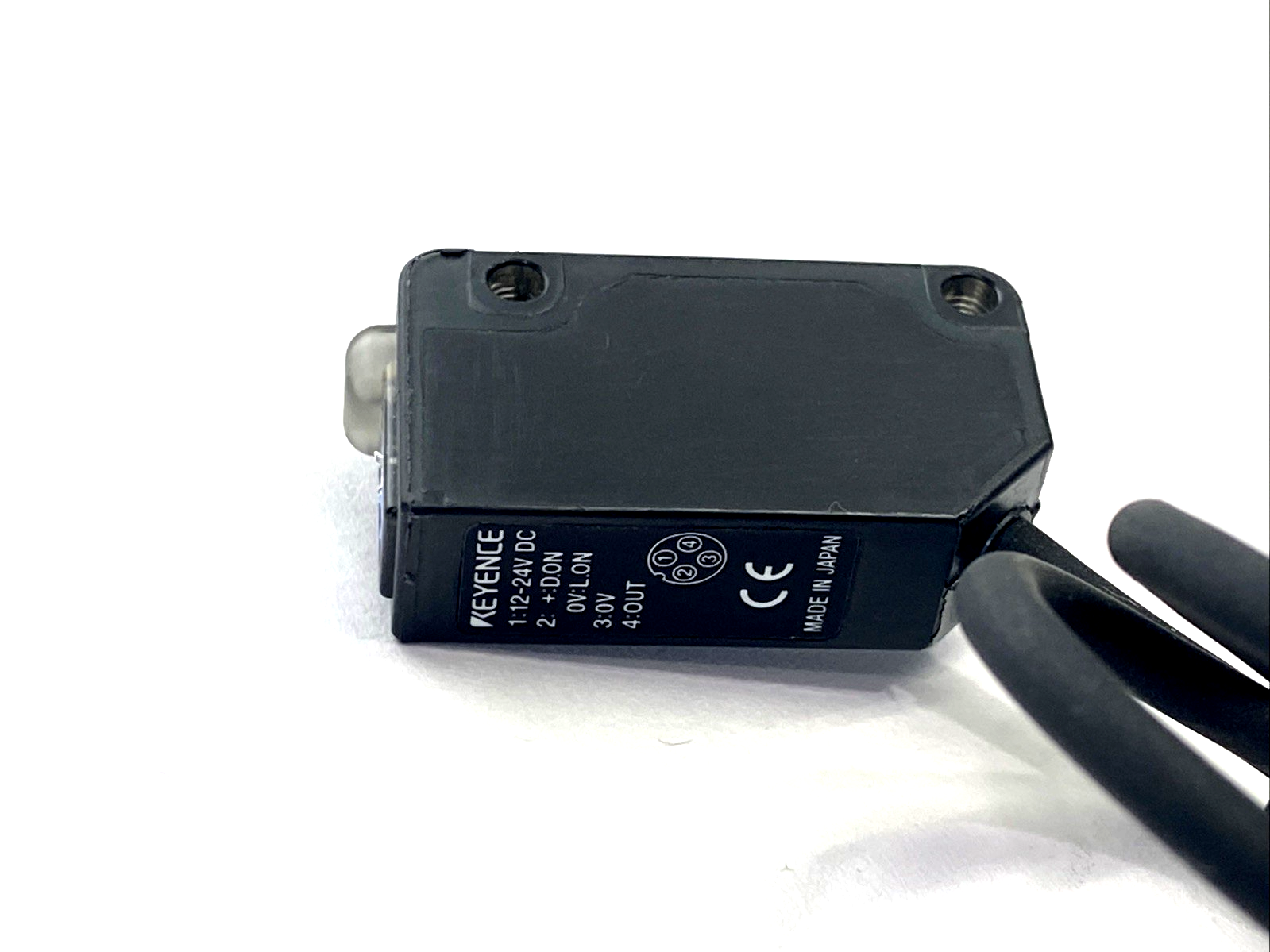 PZ-M33P | Keyence Photoelectric Sensor, Built-In Amplifier 12-24VDC - Used - Maverick Industrial Sales