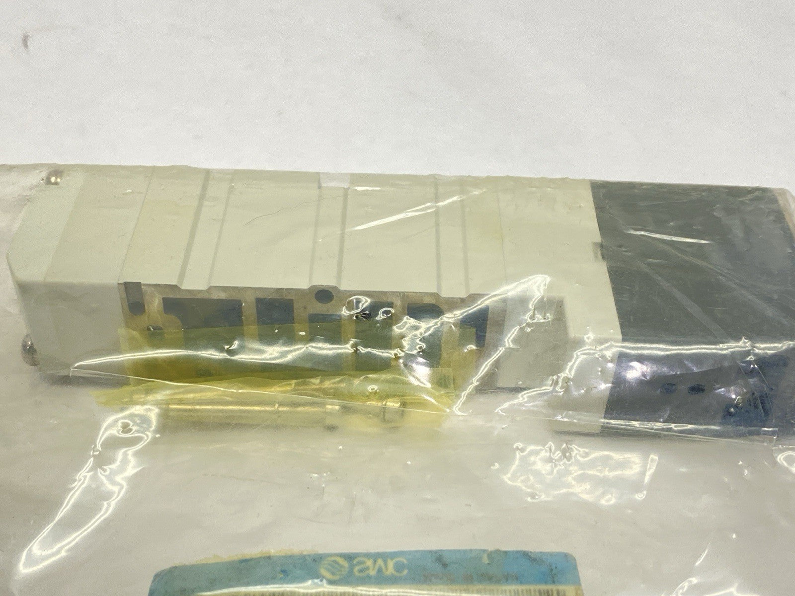 VQC4200R-5 | SMC Pneumatic Manifold Solenoid Valve 5-Port - New - Maverick Industrial Sales